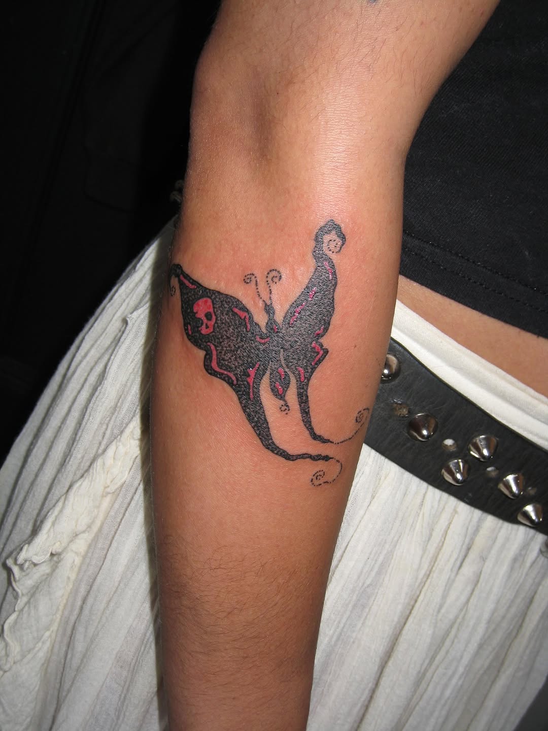 Tattoo by @whatisheavenlike — blackwork, trash_polka