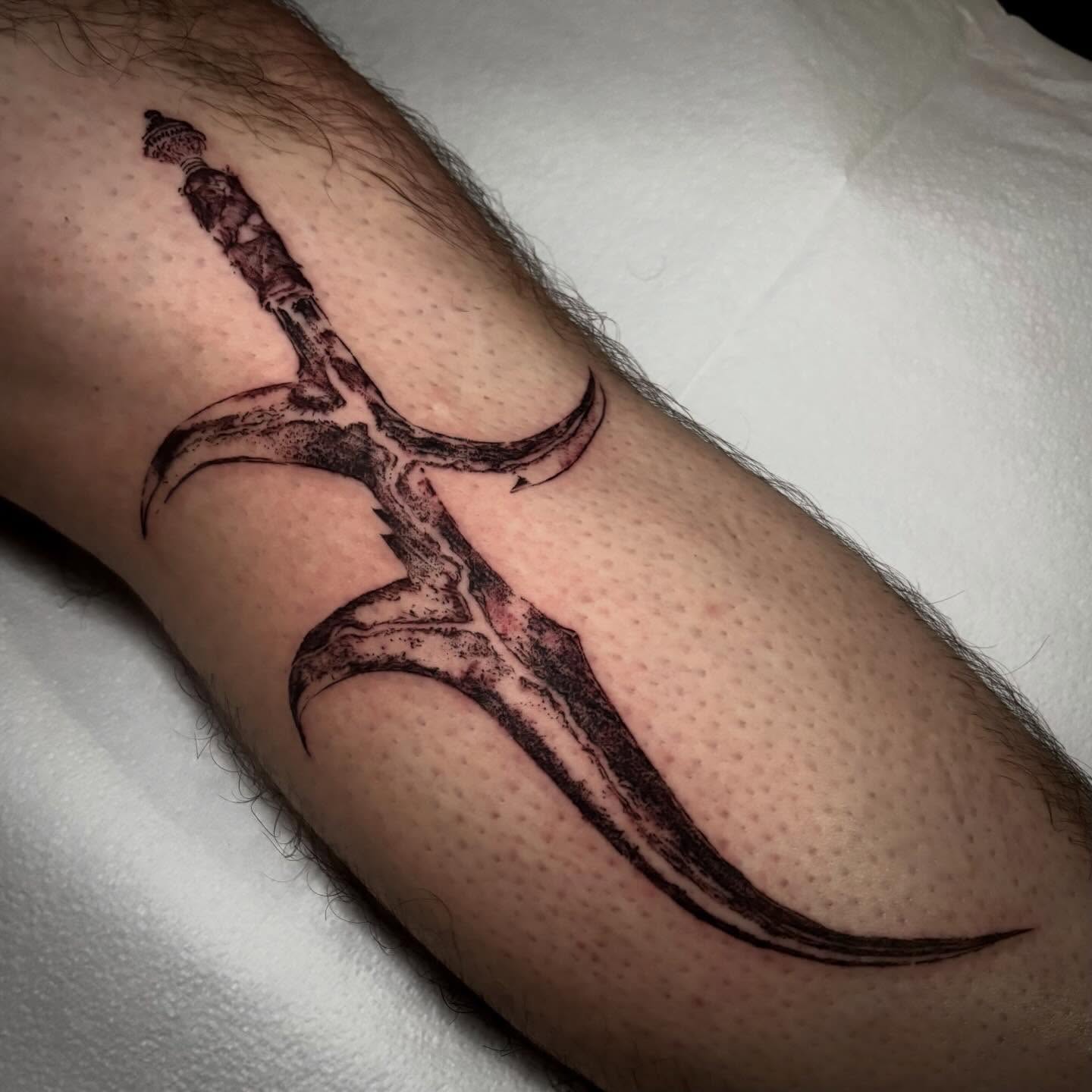 Tattoo by @unknownliquids — black_and_grey