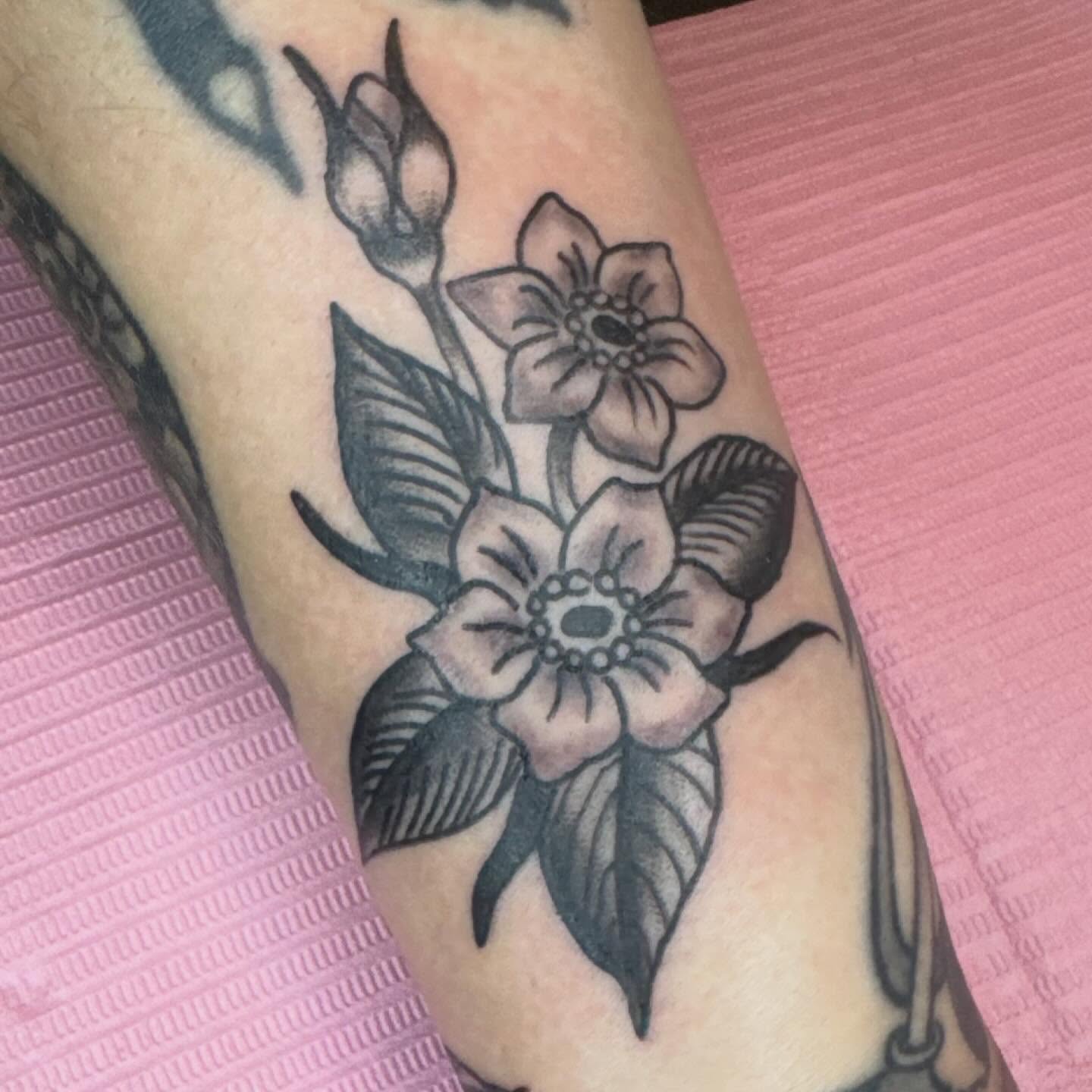 Tattoo by @ionasagetattoo — black_and_grey
