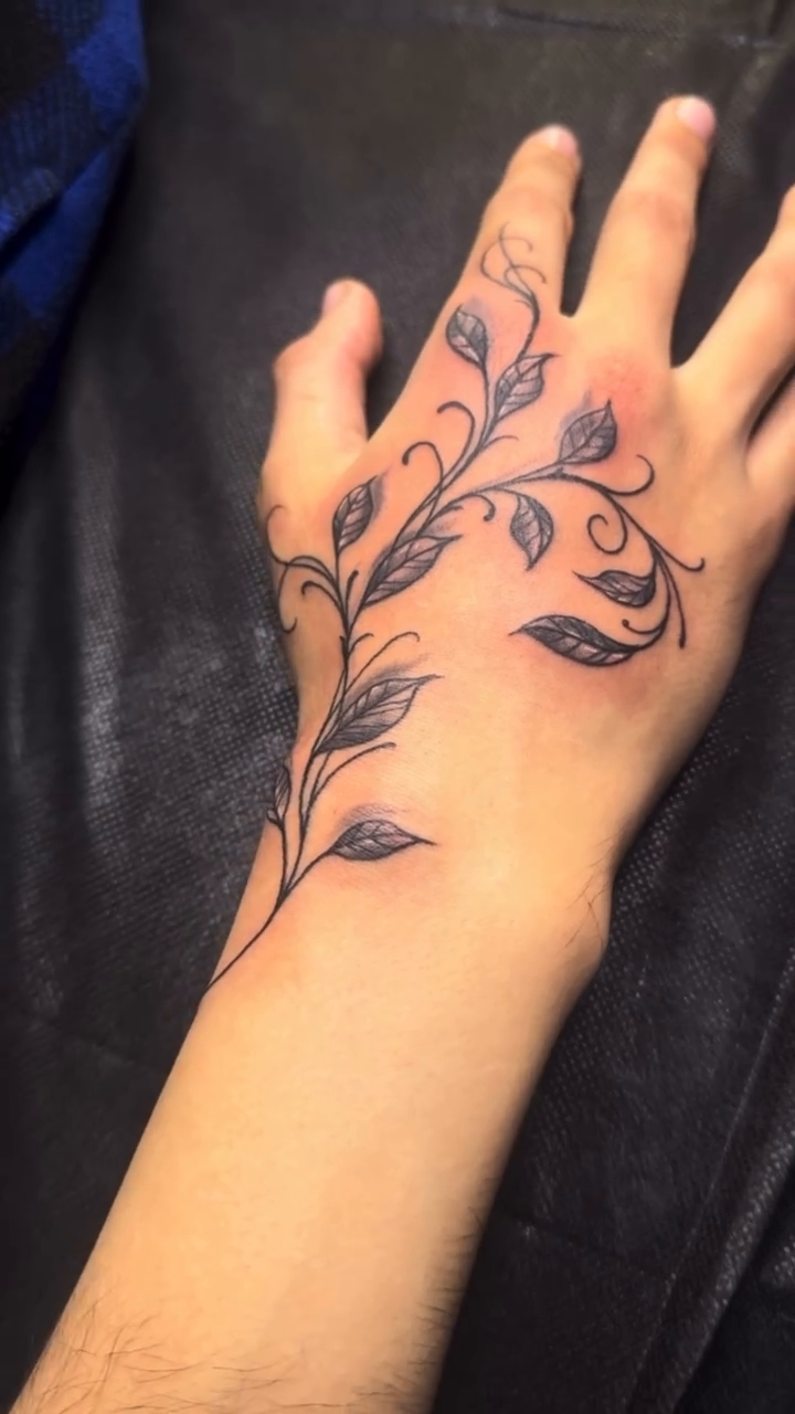 Vine tattoo on hand blackwork tattoo on the hand by Greg Romero (el chamo), Millcreek, Utah