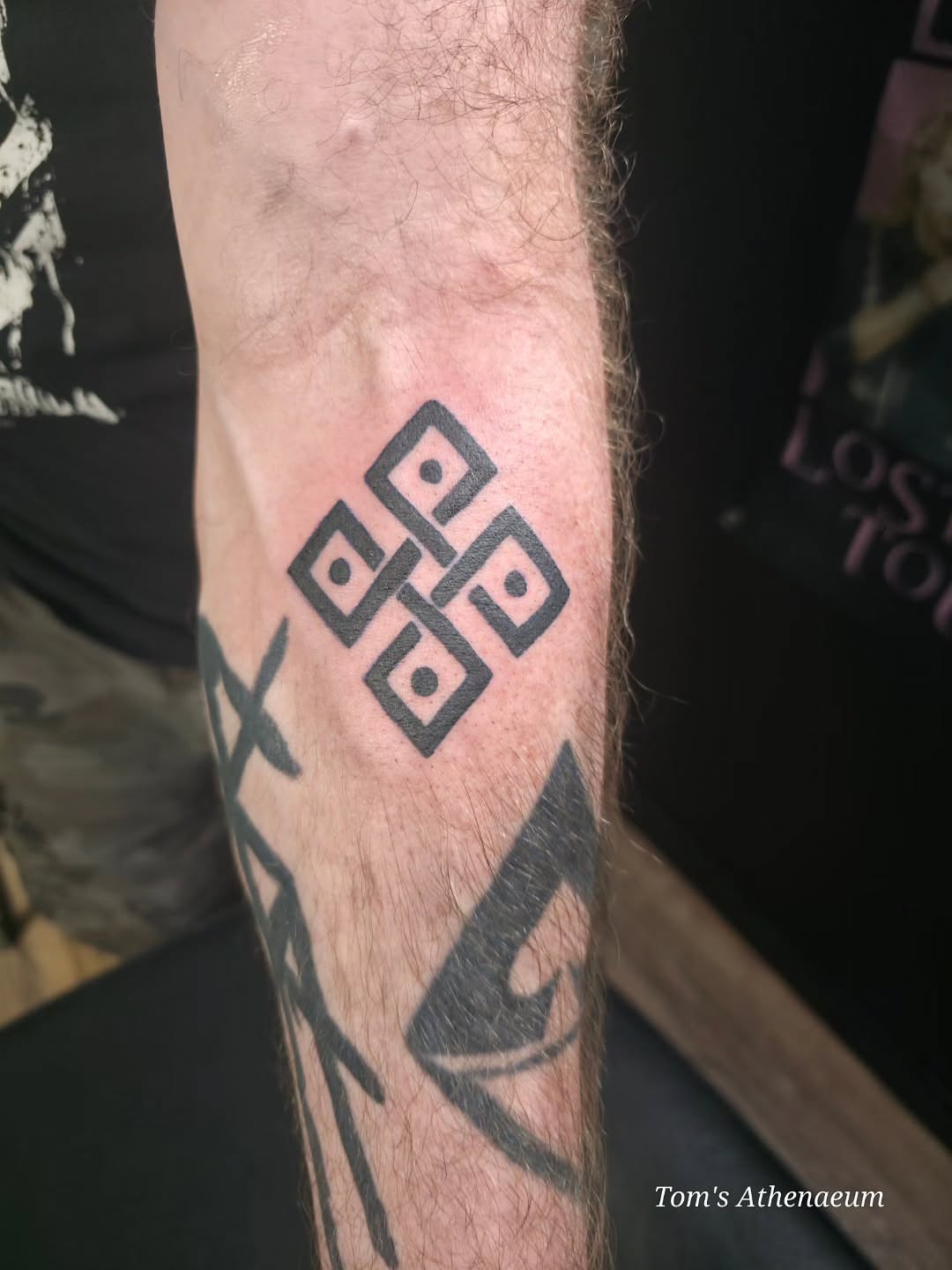 Tattoo by @toms_athenaeum — geometric