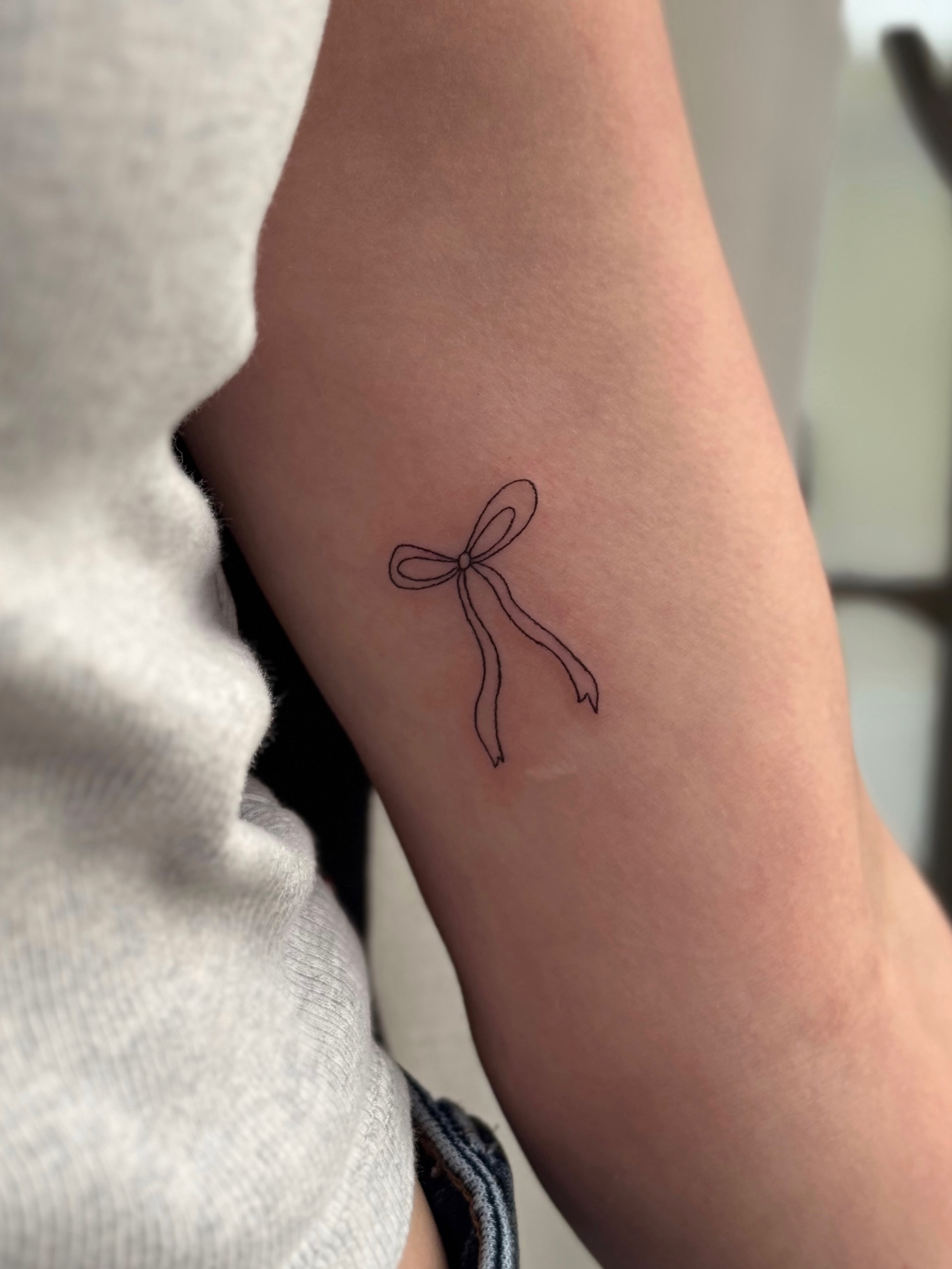 Tattoo by @daintydetailsbyalyssa — fine_line