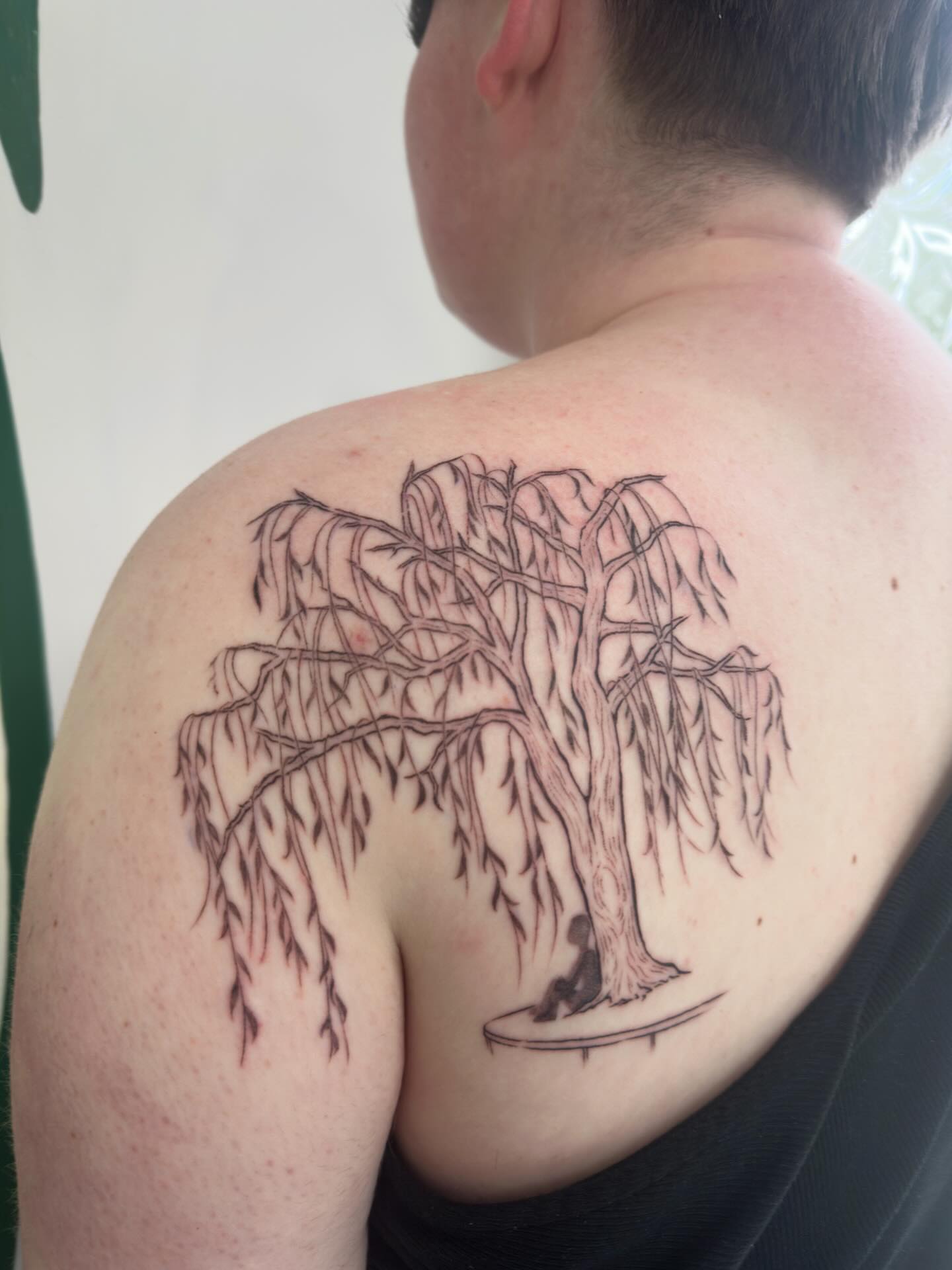 Weeping willow tree black and grey tattoo on the back by gabrielle rosemary ποΈ