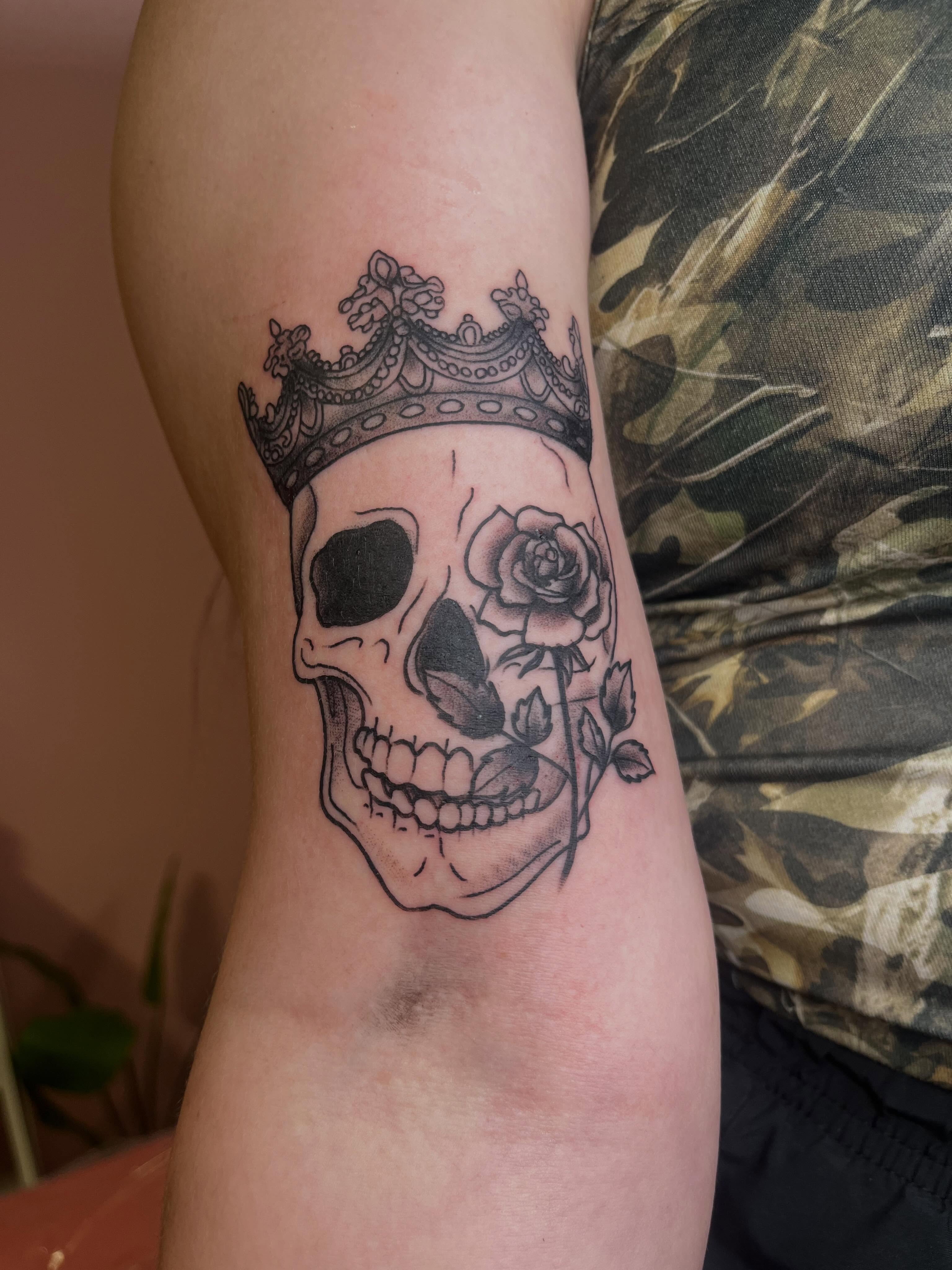 Tattoo by @elizabethzerena — black_and_grey, realism