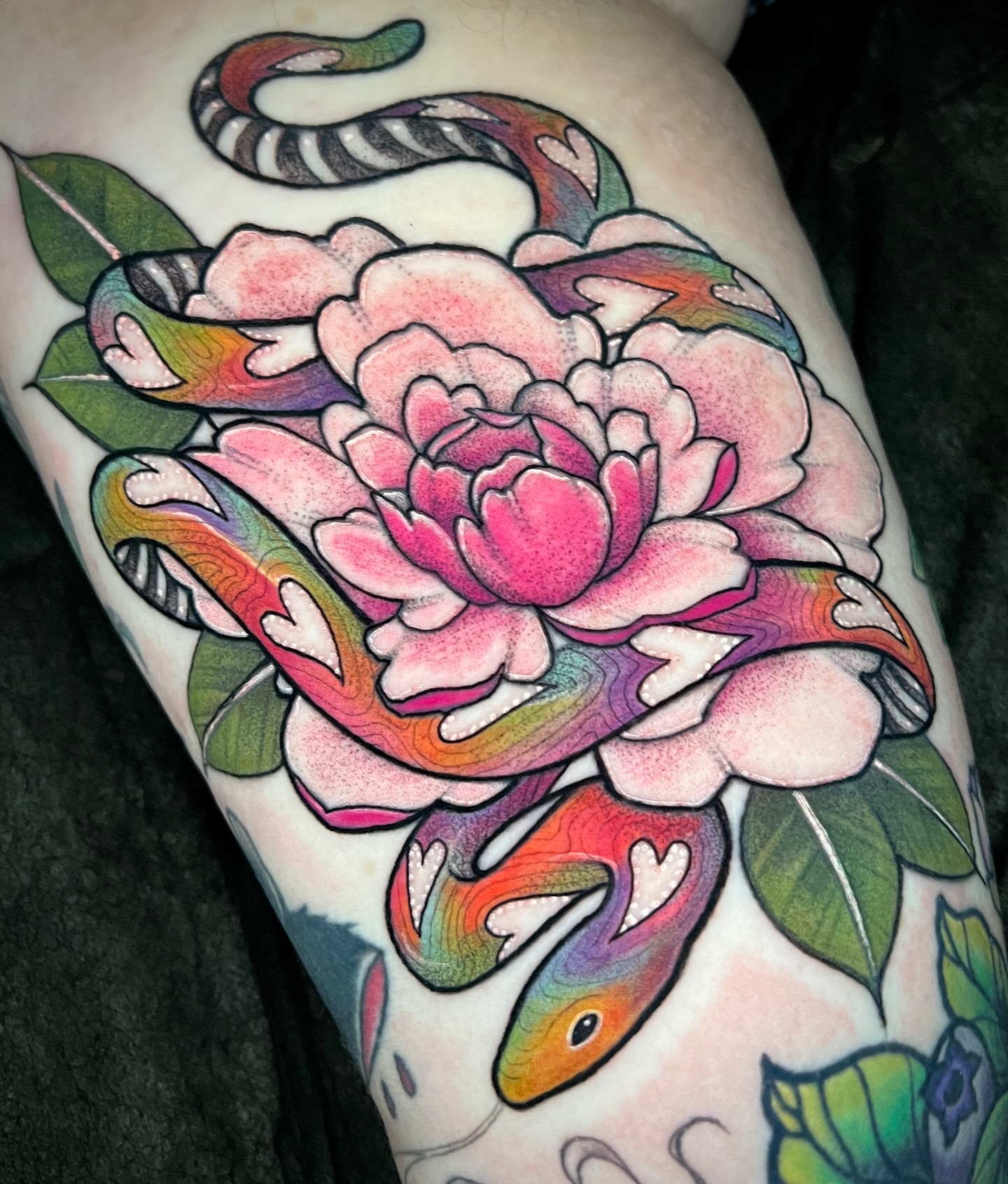 Tattoo by @patakota_ — dotwork, american_traditional