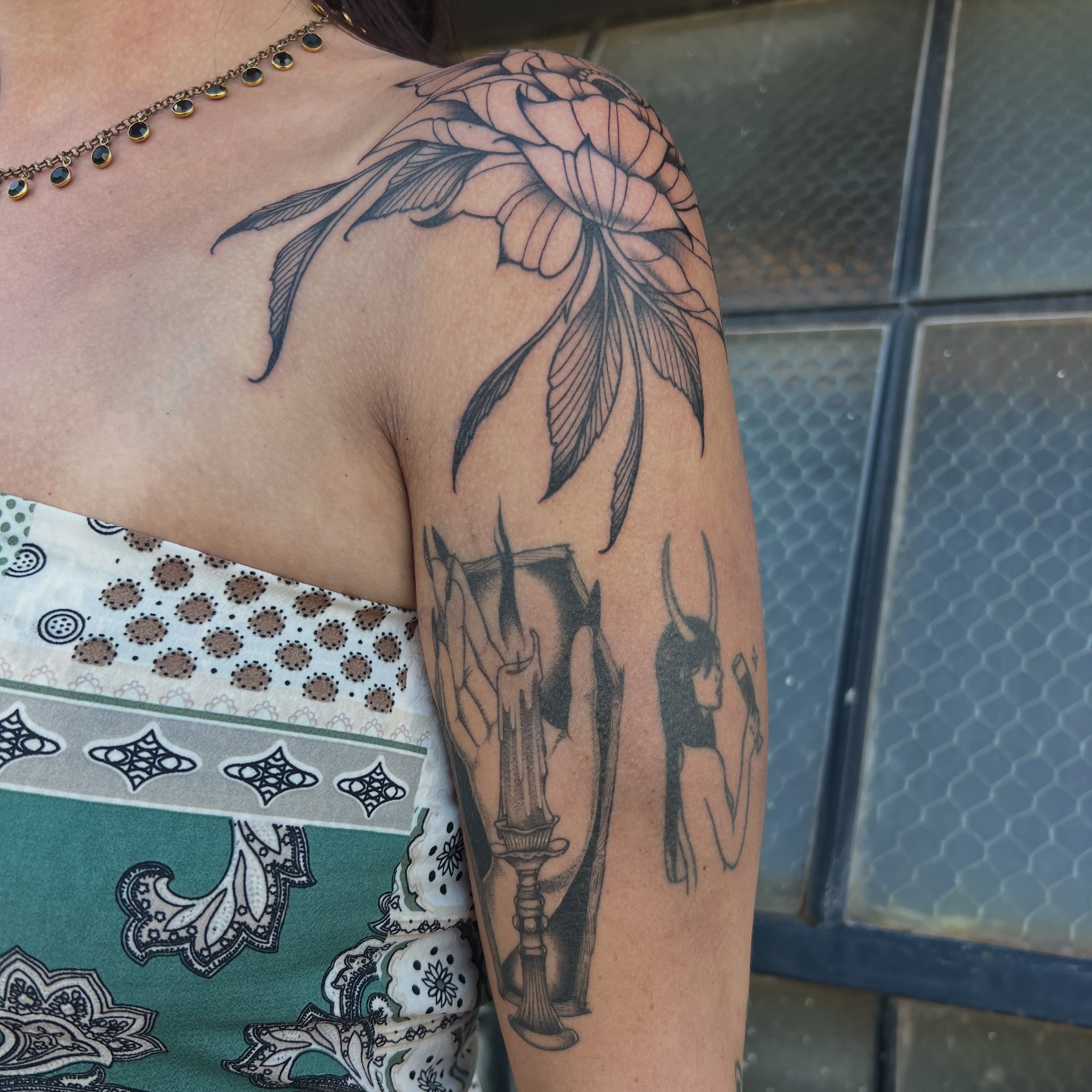 Floral and mythological realism tattoo on the shoulder by ✶ H A N N A H K A y ✶
