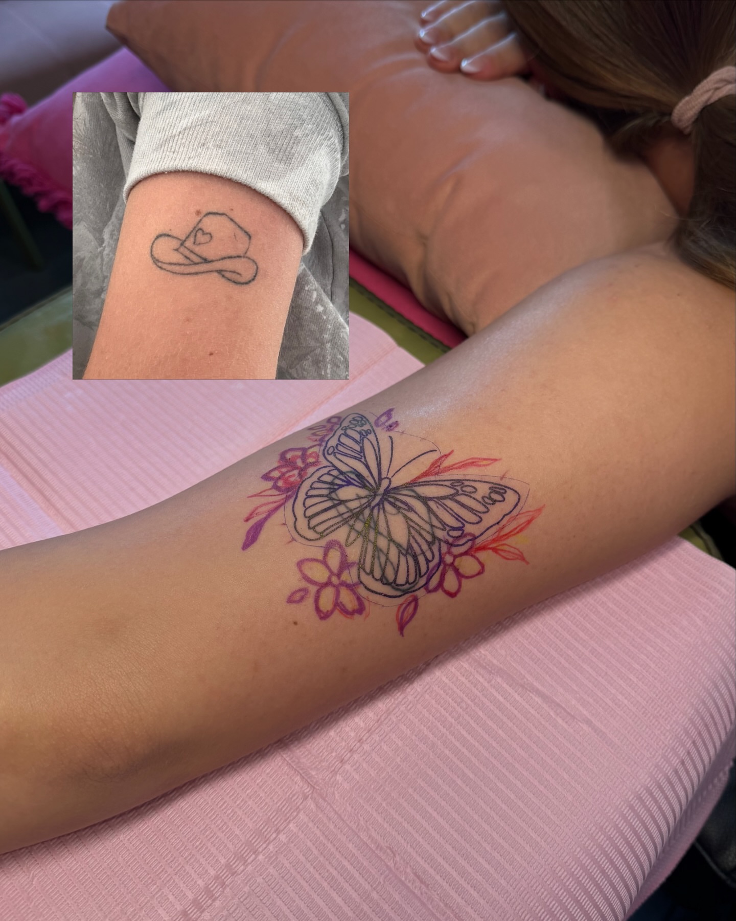 Butterfly and flowers new school tattoo on the forearm by 𝙷𝚊𝚒𝚕𝚎𝚢 𝙷𝚊𝚛𝚎𝚗 ✯ 𝙽𝙴 𝙾𝚑𝚒𝚘 𝚃𝚊𝚝𝚝𝚘𝚘 𝙰𝚛𝚝𝚒𝚜𝚝