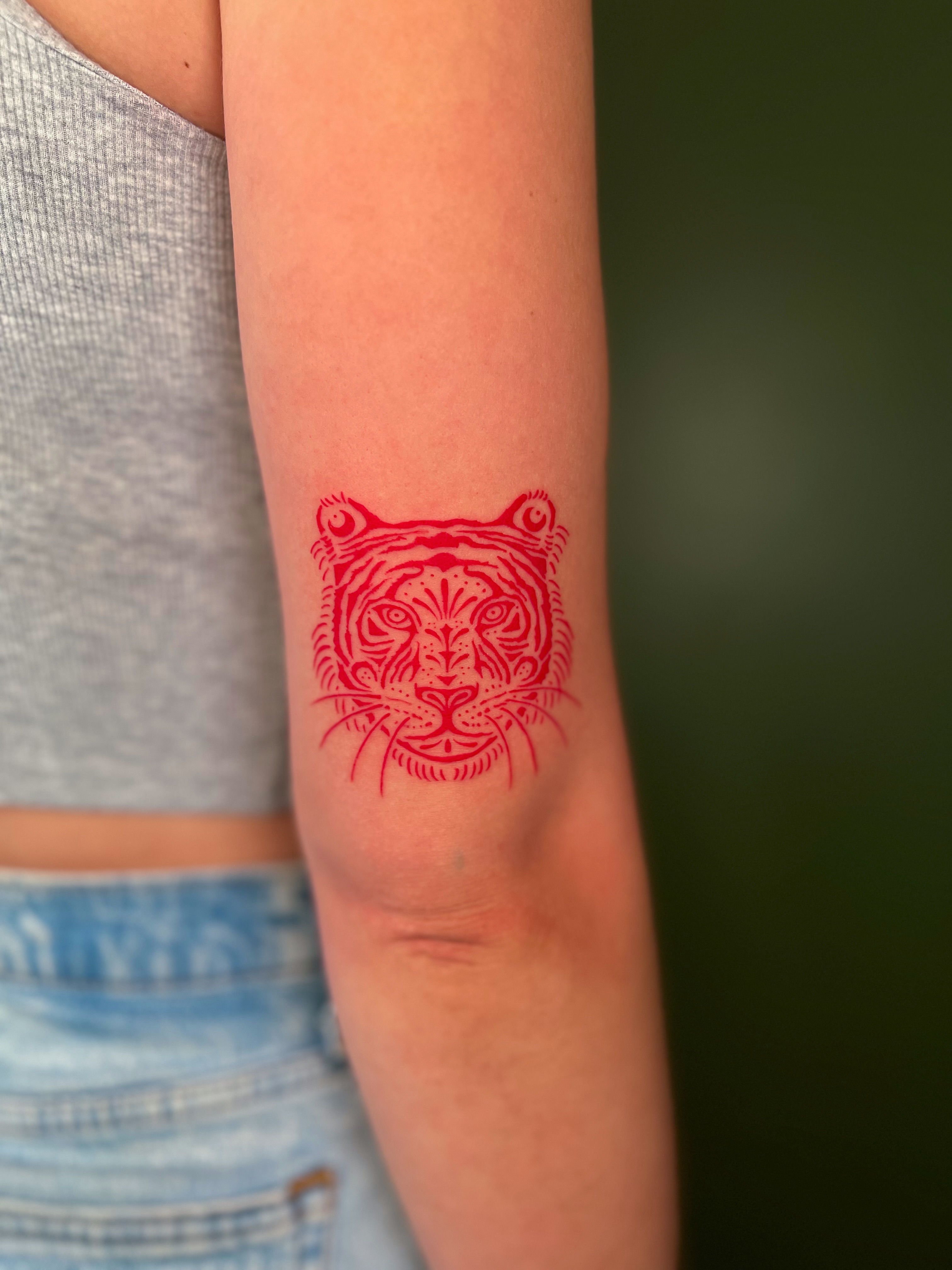 Tiger head geometric tattoo on the forearm by ๐ฅ ๐๐ฅ๐๐ฑ๐ข๐ฌ ๐ฅ
