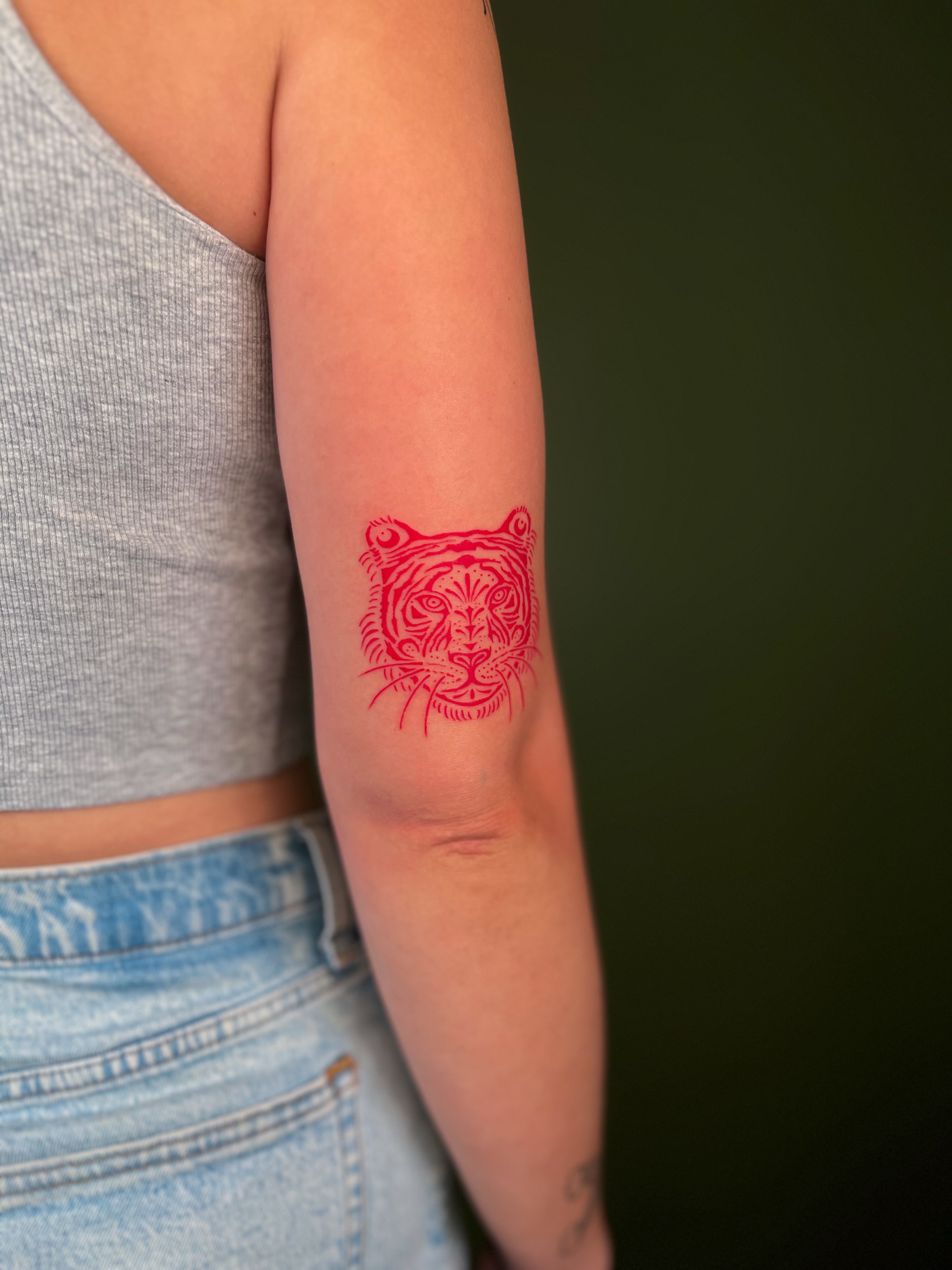 Tiger head geometric tattoo on the forearm by ๐ฅ ๐๐ฅ๐๐ฑ๐ข๐ฌ ๐ฅ