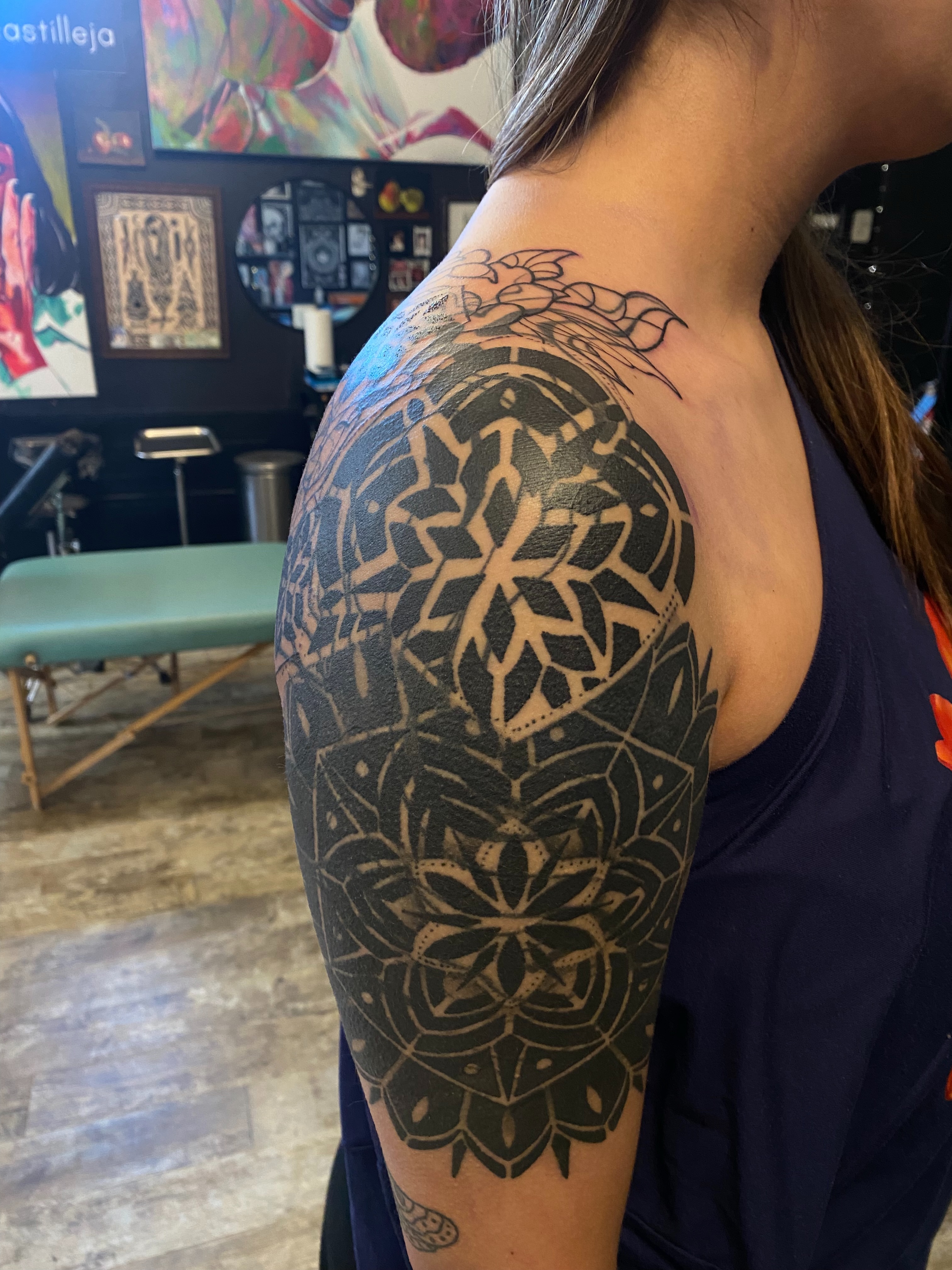 Tattoo by @esauuce — geometric