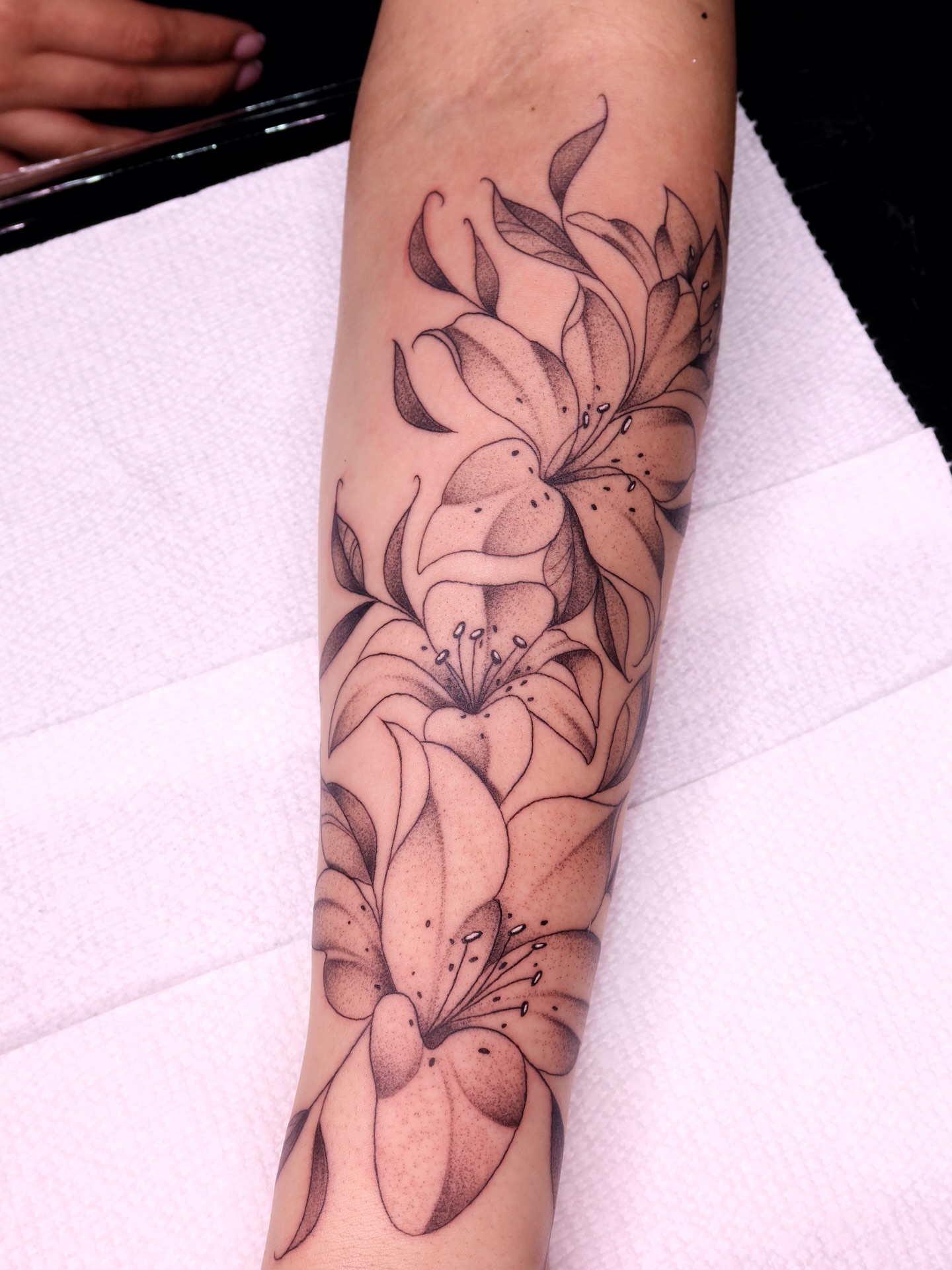Tattoo by @lexgetink — dotwork, realism