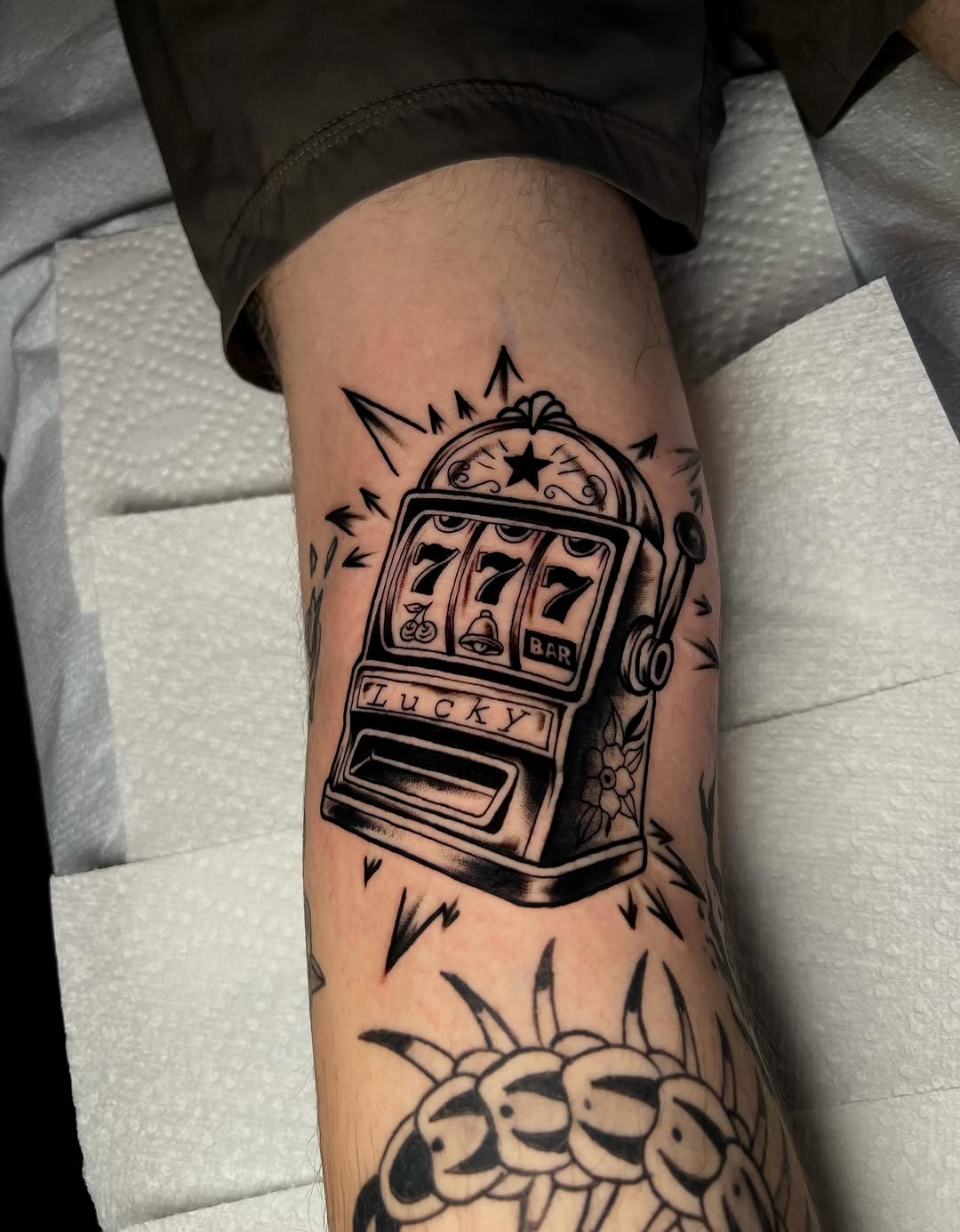 Tattoo by @mezatatt2 — american_traditional