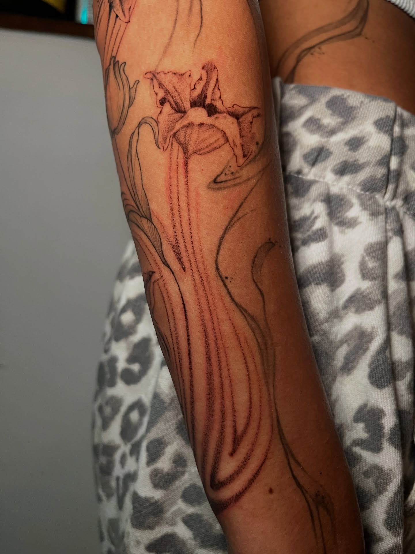 Tattoo by @smokesart — black_and_grey