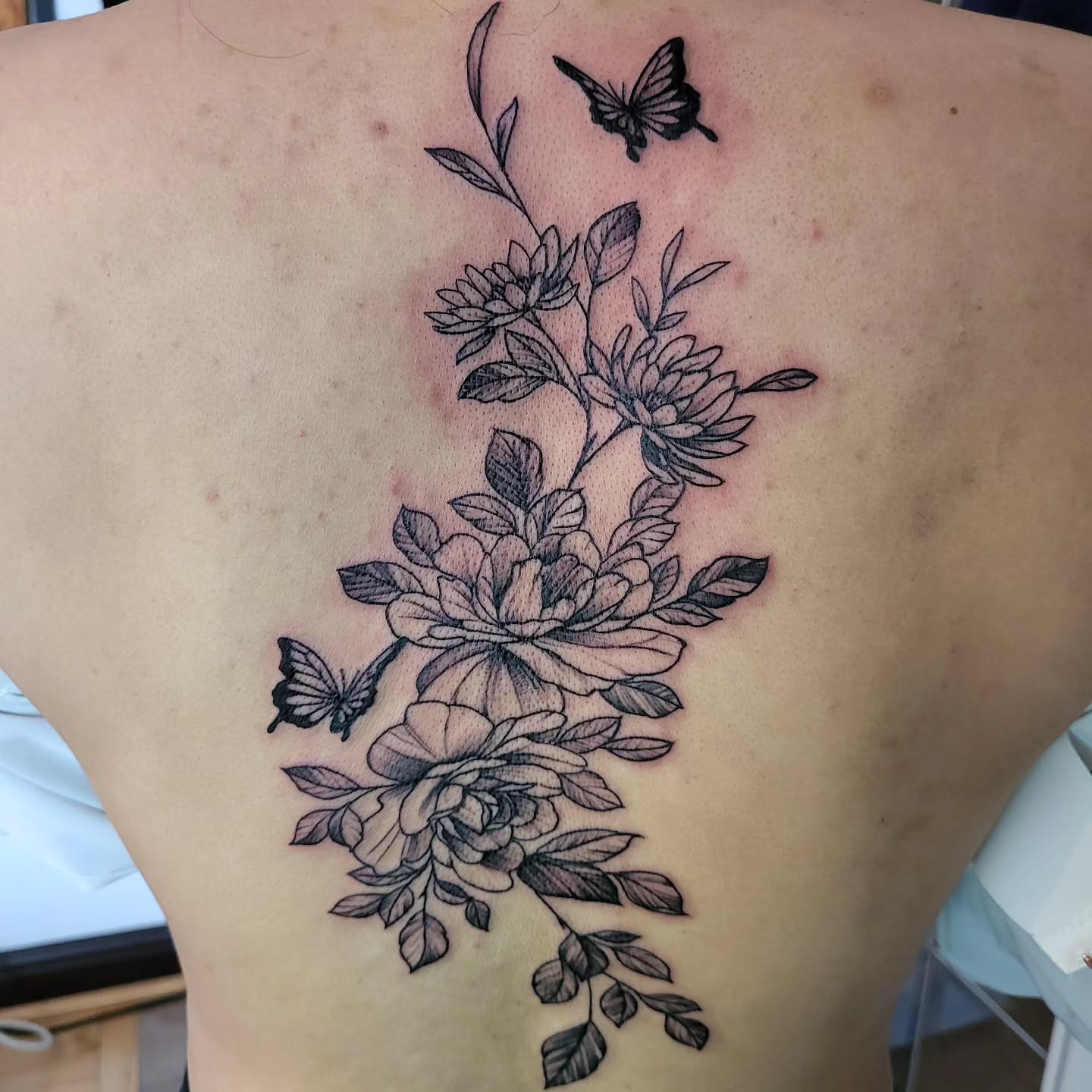 Tattoo by @ele_tattoos — black_and_grey