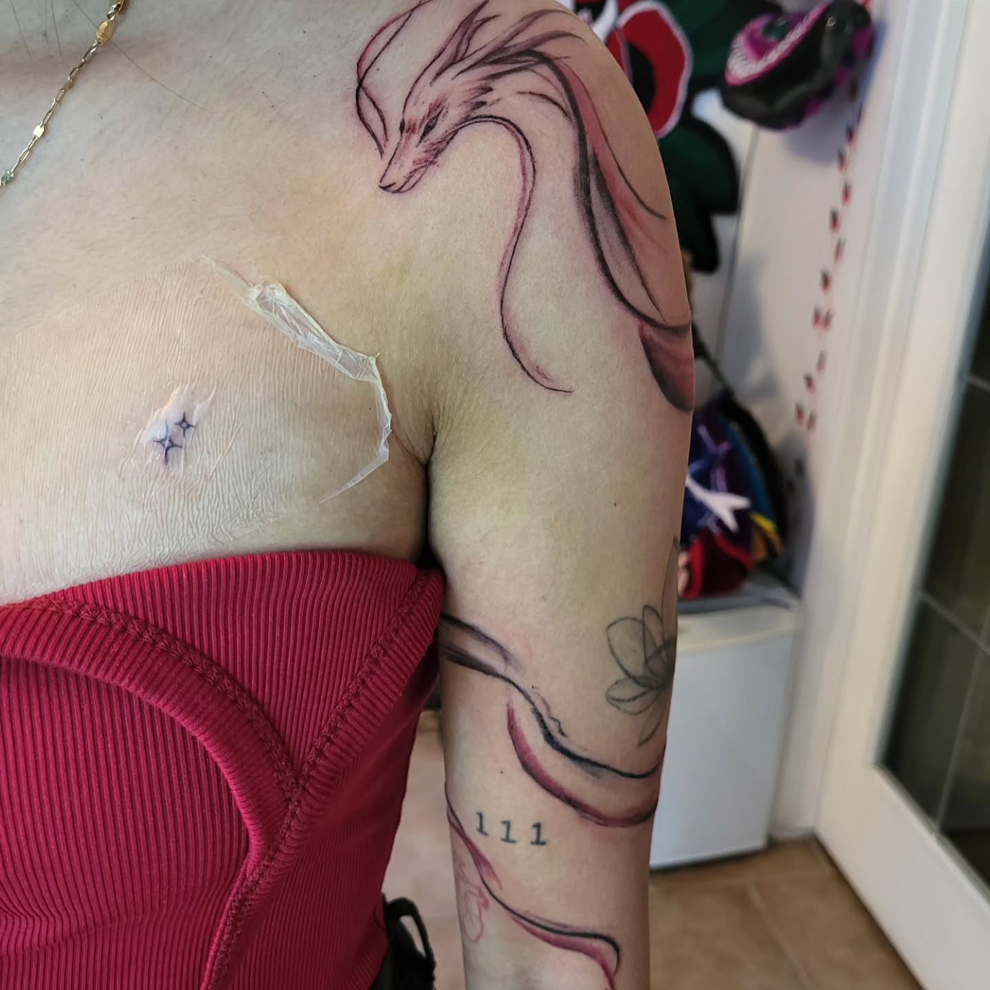 Tattoo by @ele_tattoos — dotwork, realism