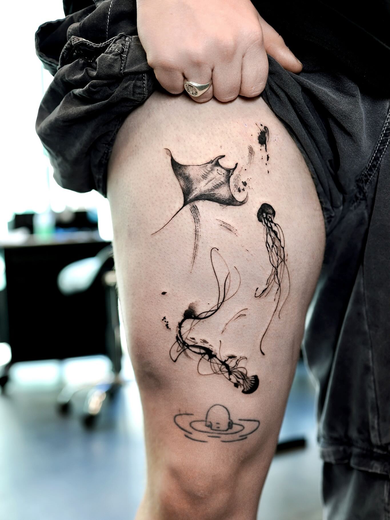 Underwater creatures realism tattoo on the thigh by 초현실과 현실 그 사이를 그리다.