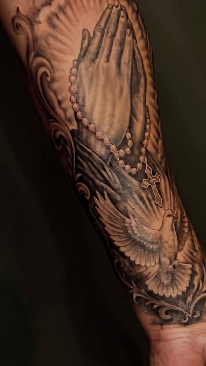 Tattoo by @estattoos — black_and_grey, realism