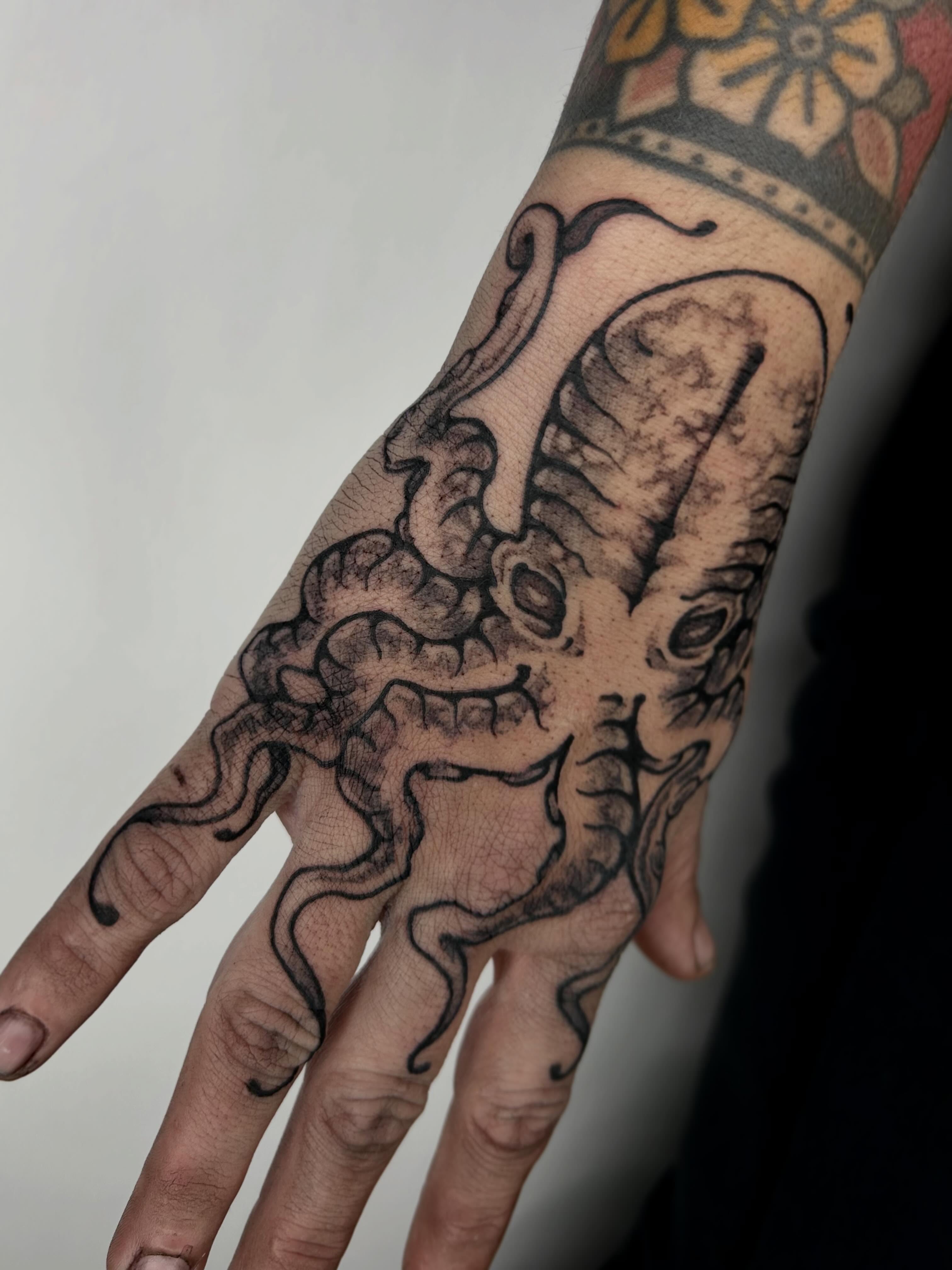Tattoo by @da.voide_tattoo — american_traditional