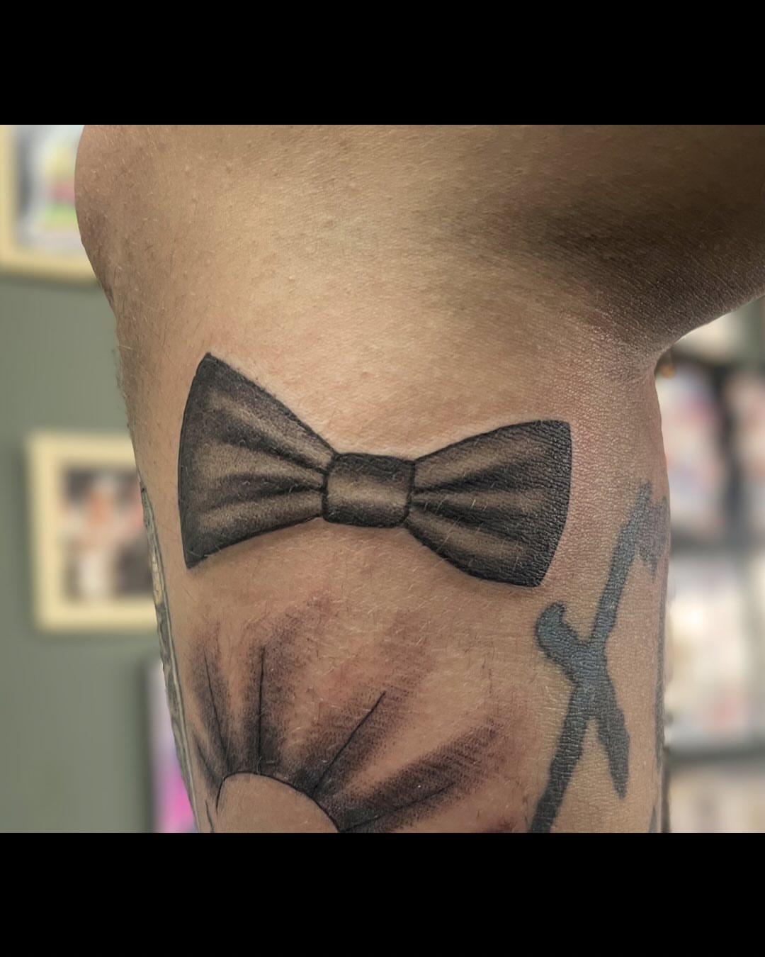 Tattoo by @sheilarosita.tats โ black_and_grey