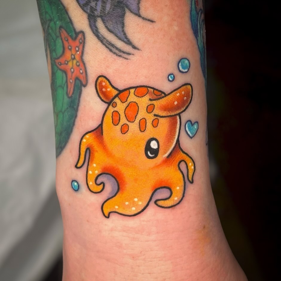 Tattoo by @ickynickki — dotwork