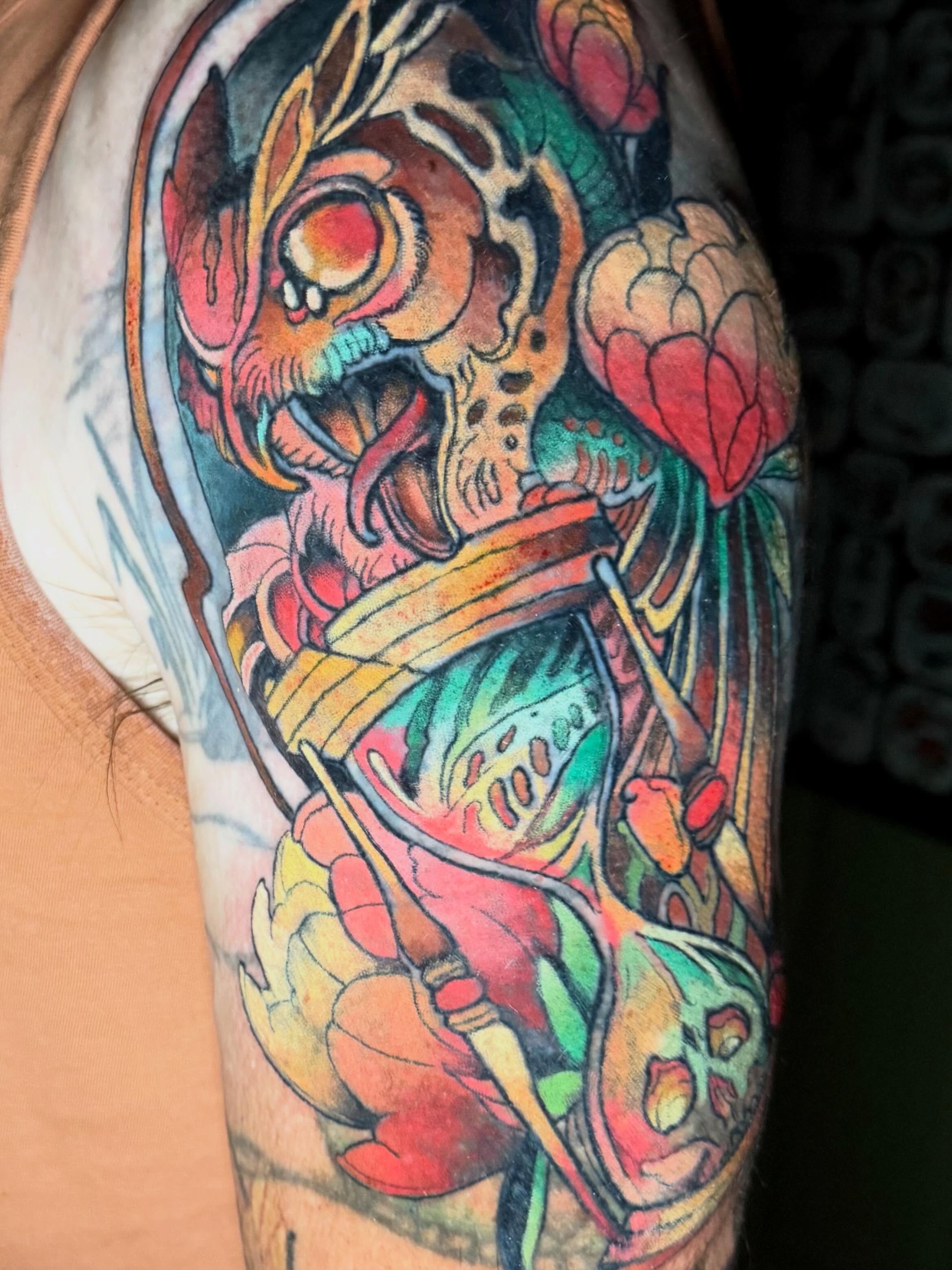 Tattoo by @xjgtattoosx — new_school, geometric
