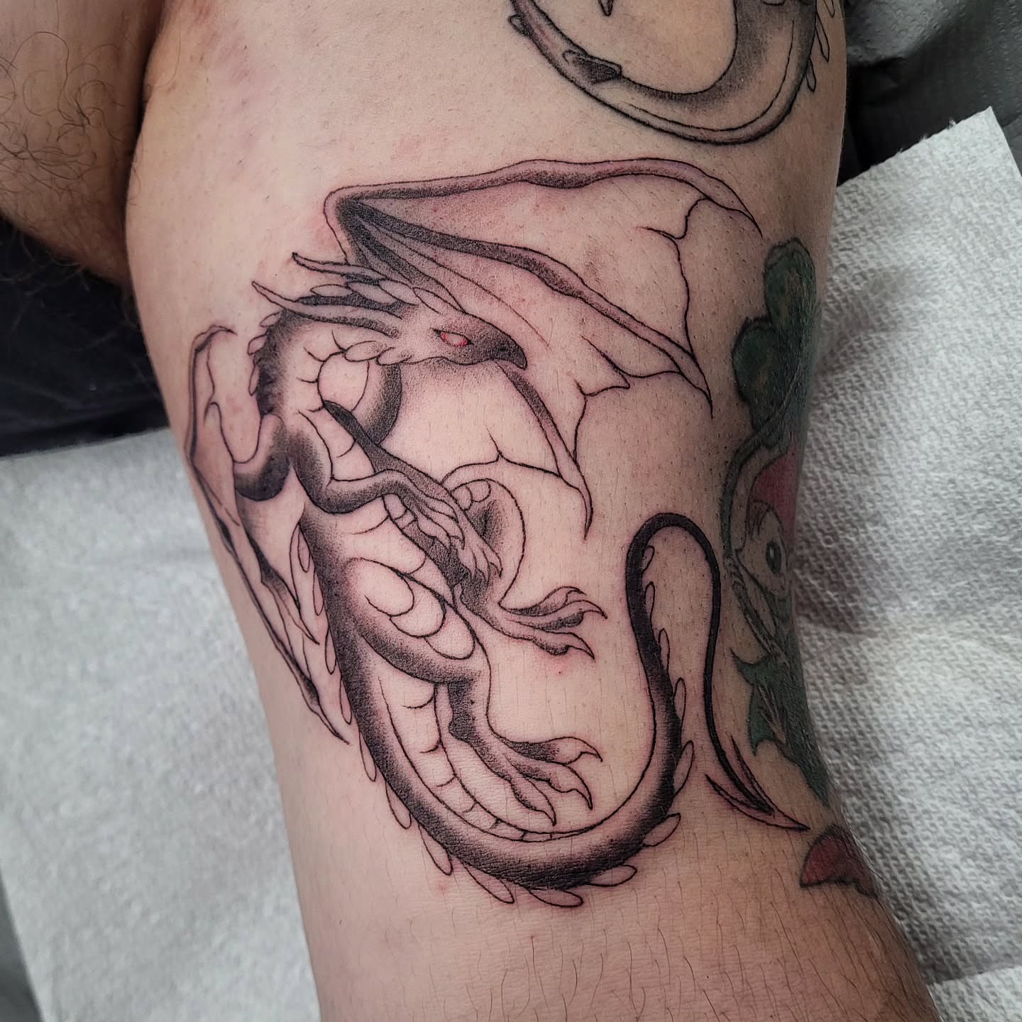 Tattoo by @lariendragon — black_and_grey
