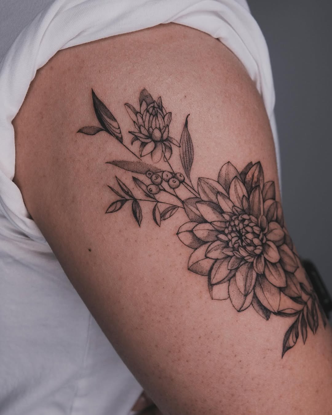 Tattoo by @ezzeink — fine_line, black_and_grey