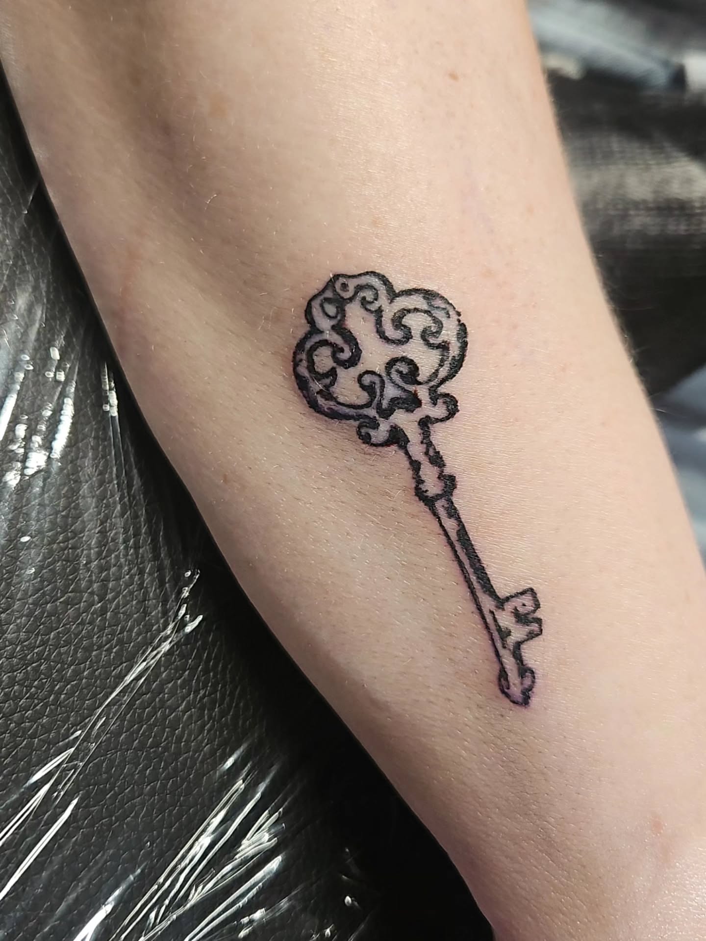 Tattoo by @ammyfoste — black_and_grey