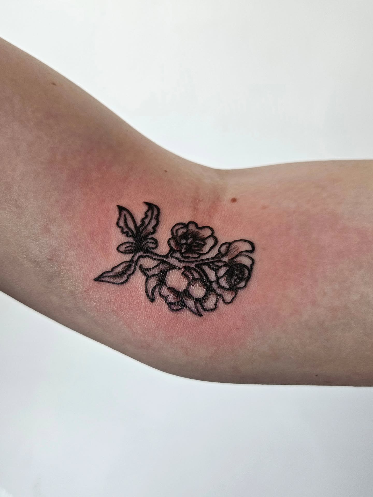 Tattoo by @ammyfoste — black_and_grey
