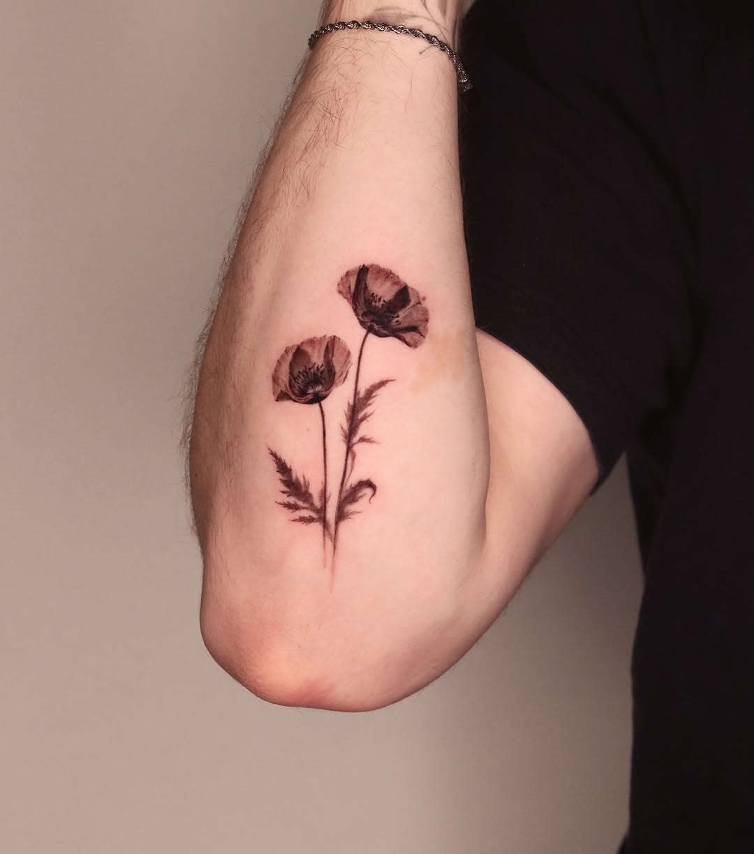 Tattoo by @kallo_tt — black_and_grey
