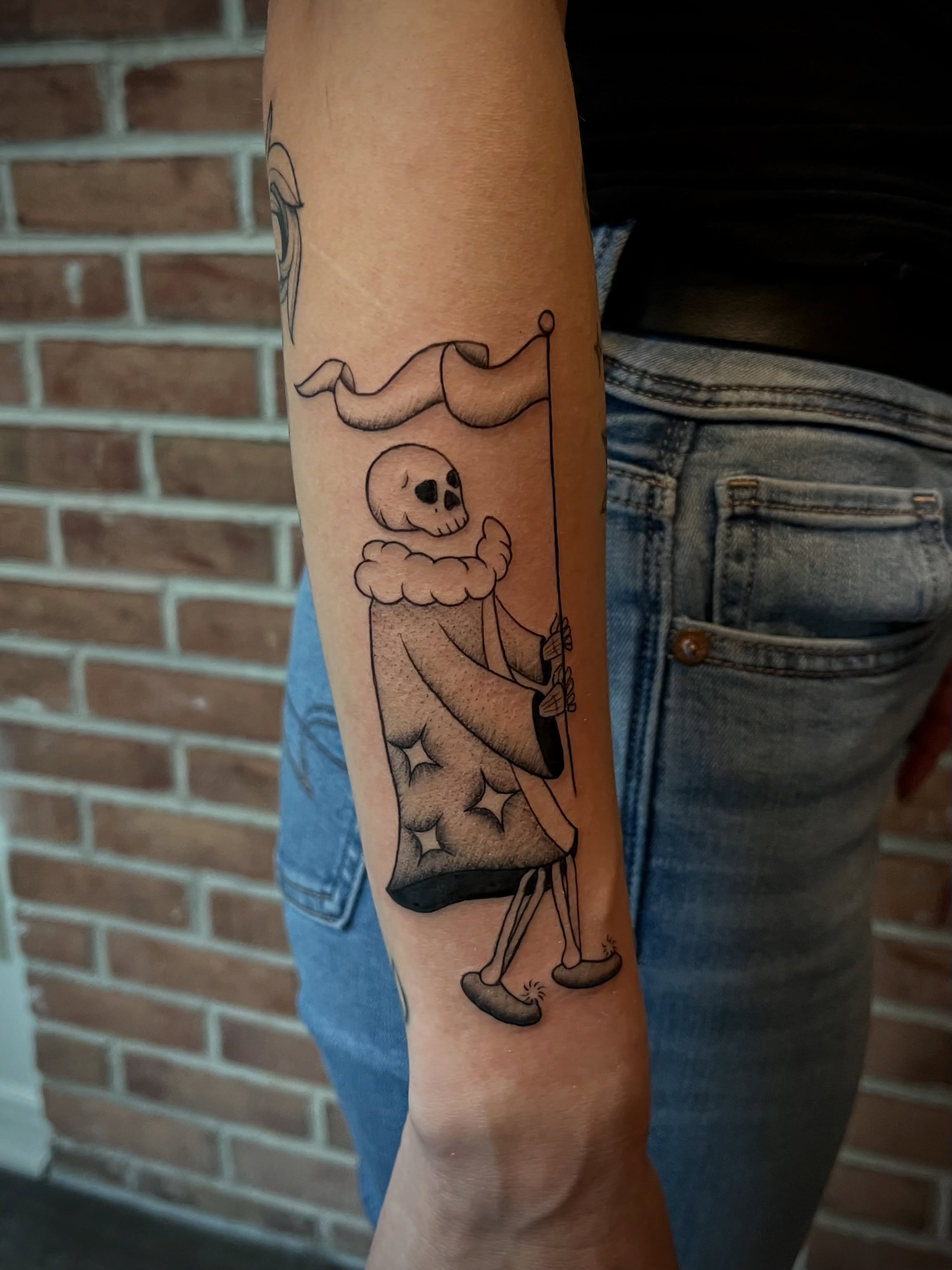 Tattoo by @fairyytaylzz — black_and_grey