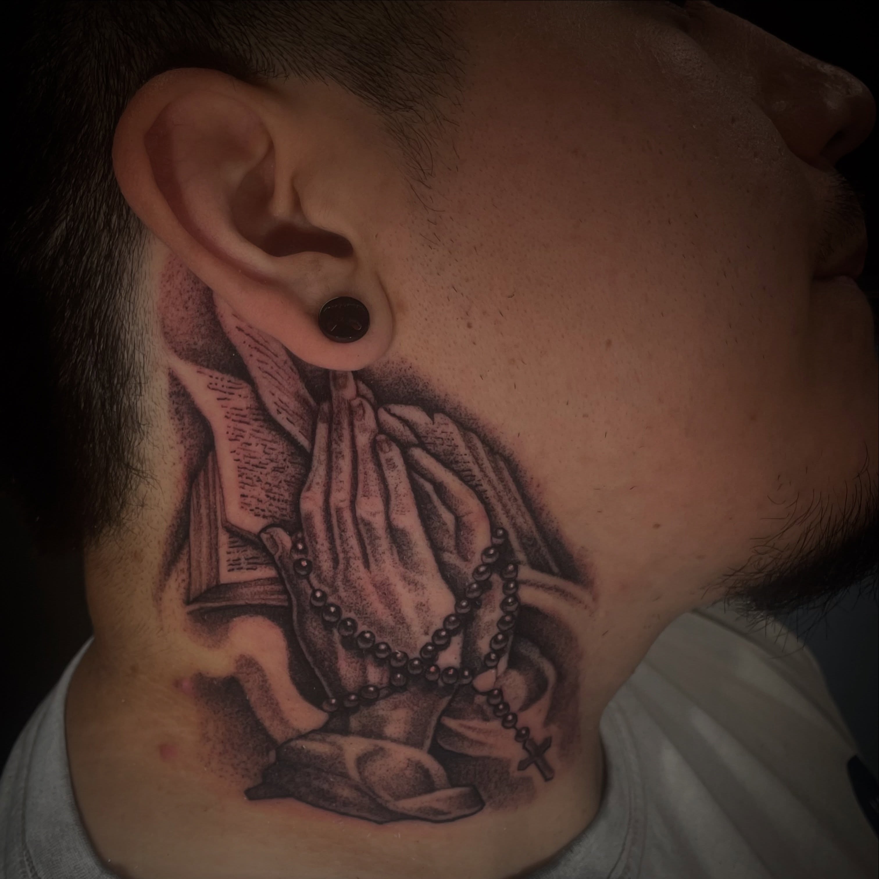 Praying hands with rosary realism tattoo on the neck by Shadoww Espinoza