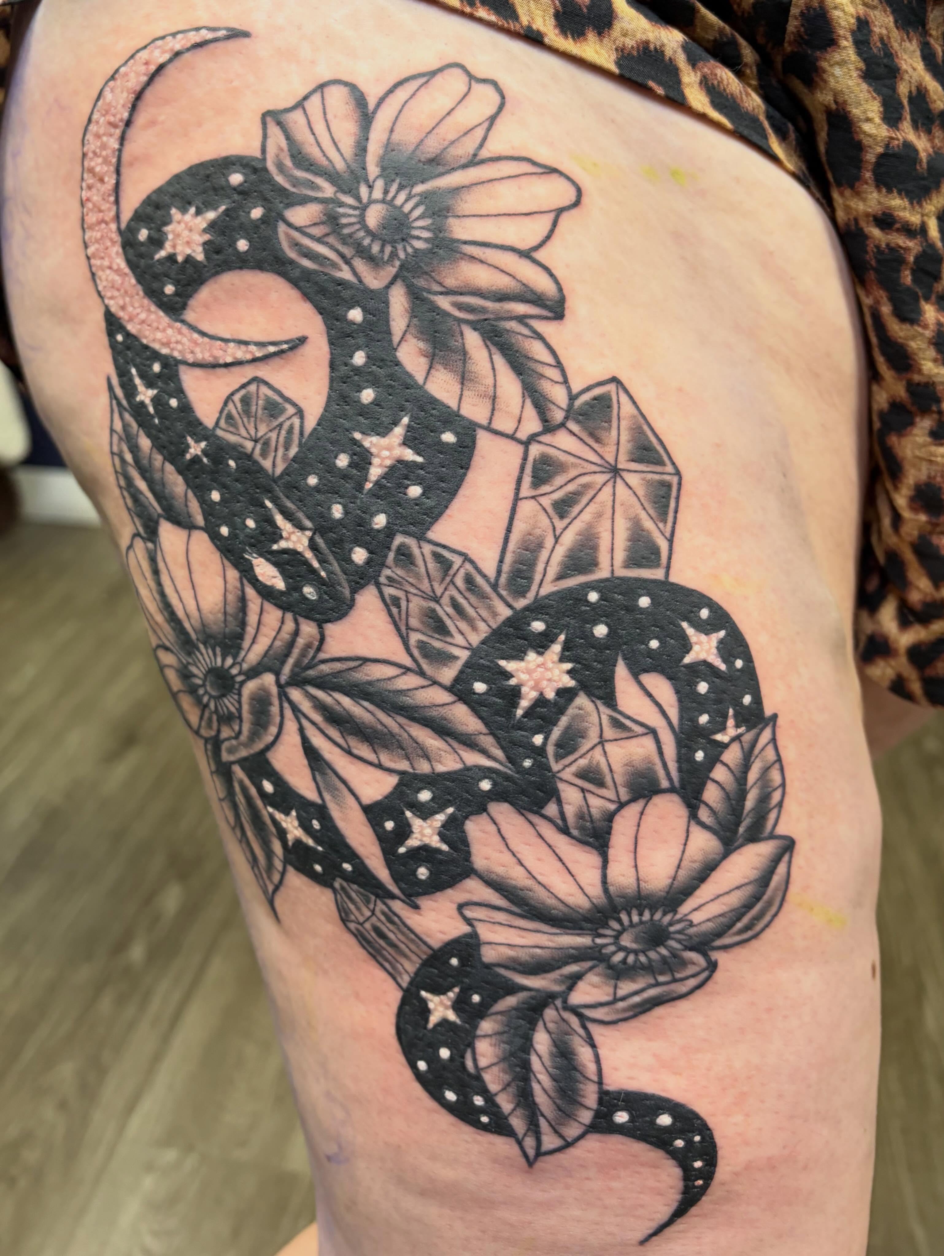 Tattoo by @haileyhermo — black_and_grey, geometric