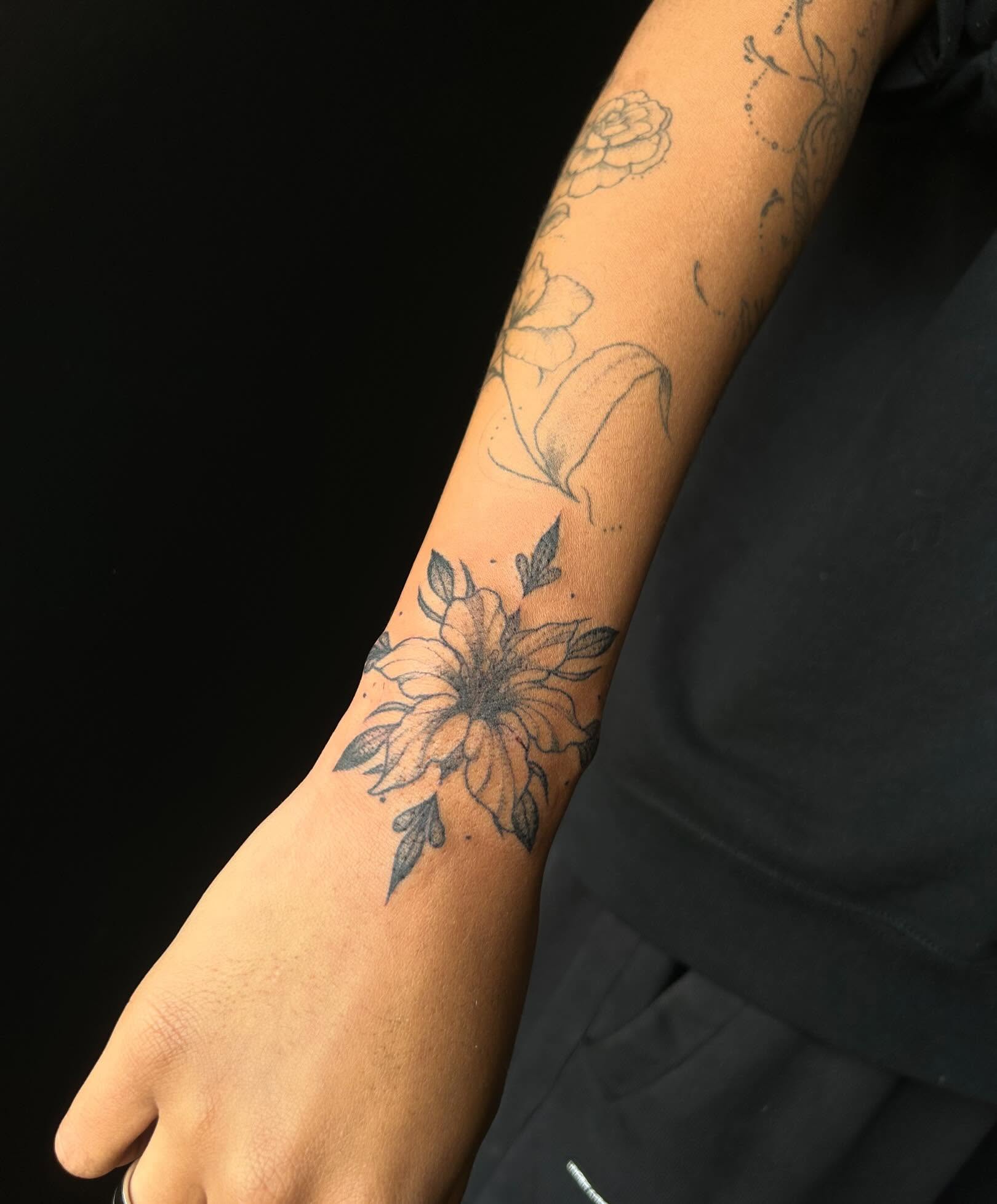 Tattoo by @socratiicrrat — black_and_grey