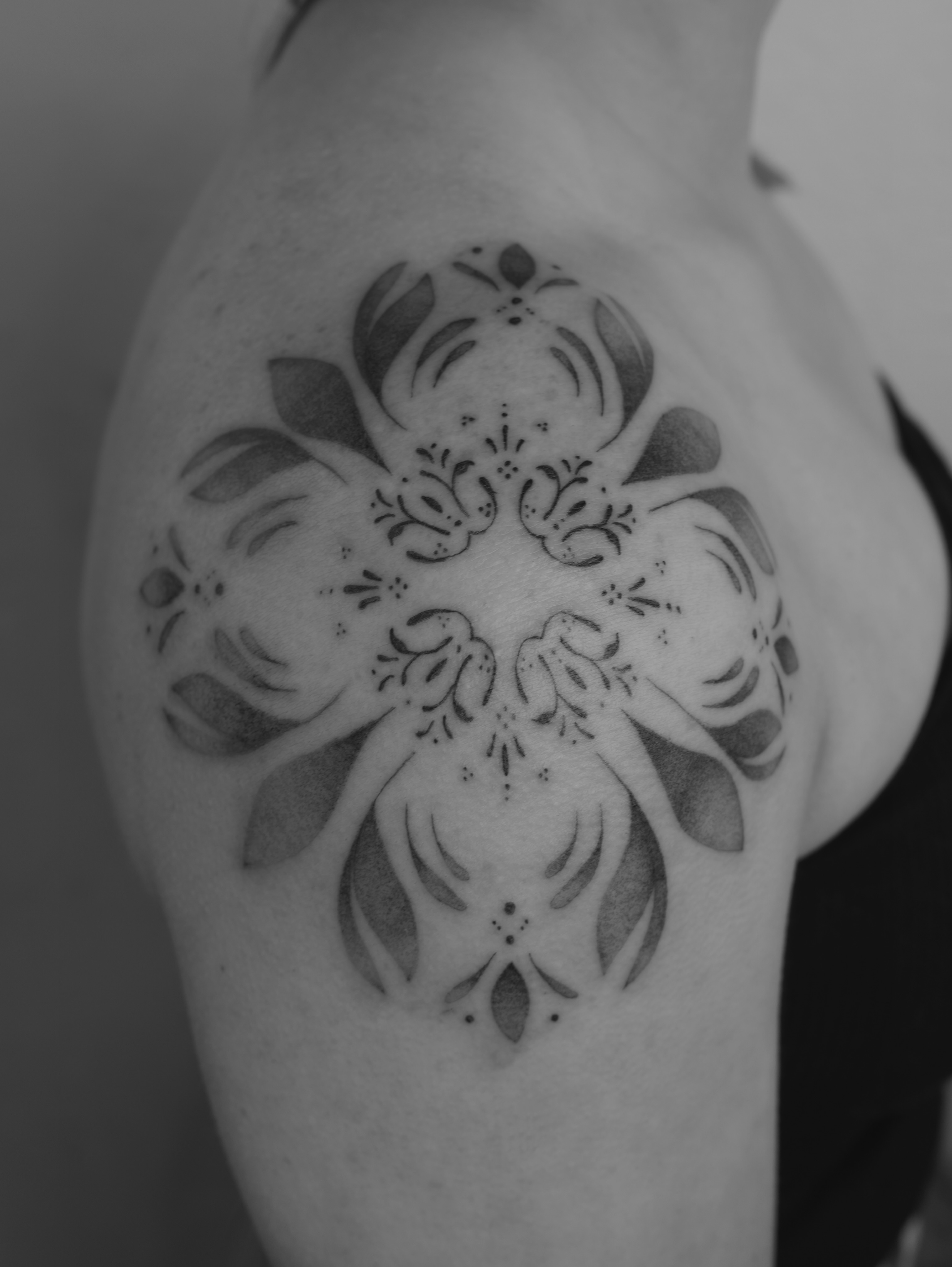 Flower black and grey tattoo on the shoulder by ❤️‍🔥 Abigail Chambers ❤️‍🔥