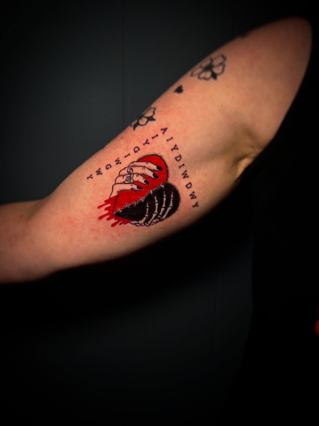 Tattoo by @arrieta.damian_tattoo — trash_polka, lettering_script