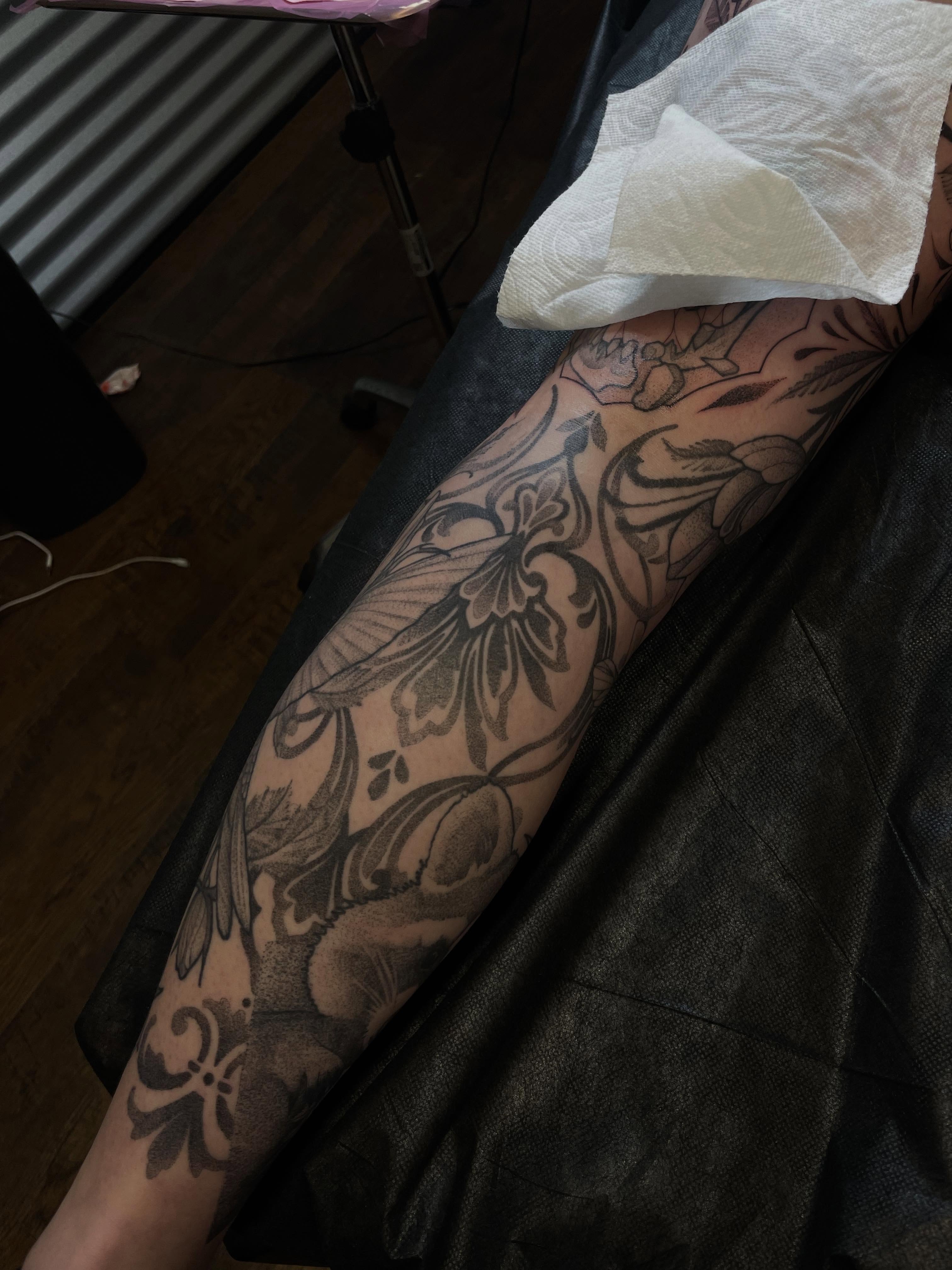Tattoo by @_sinnertattoos — black_and_grey