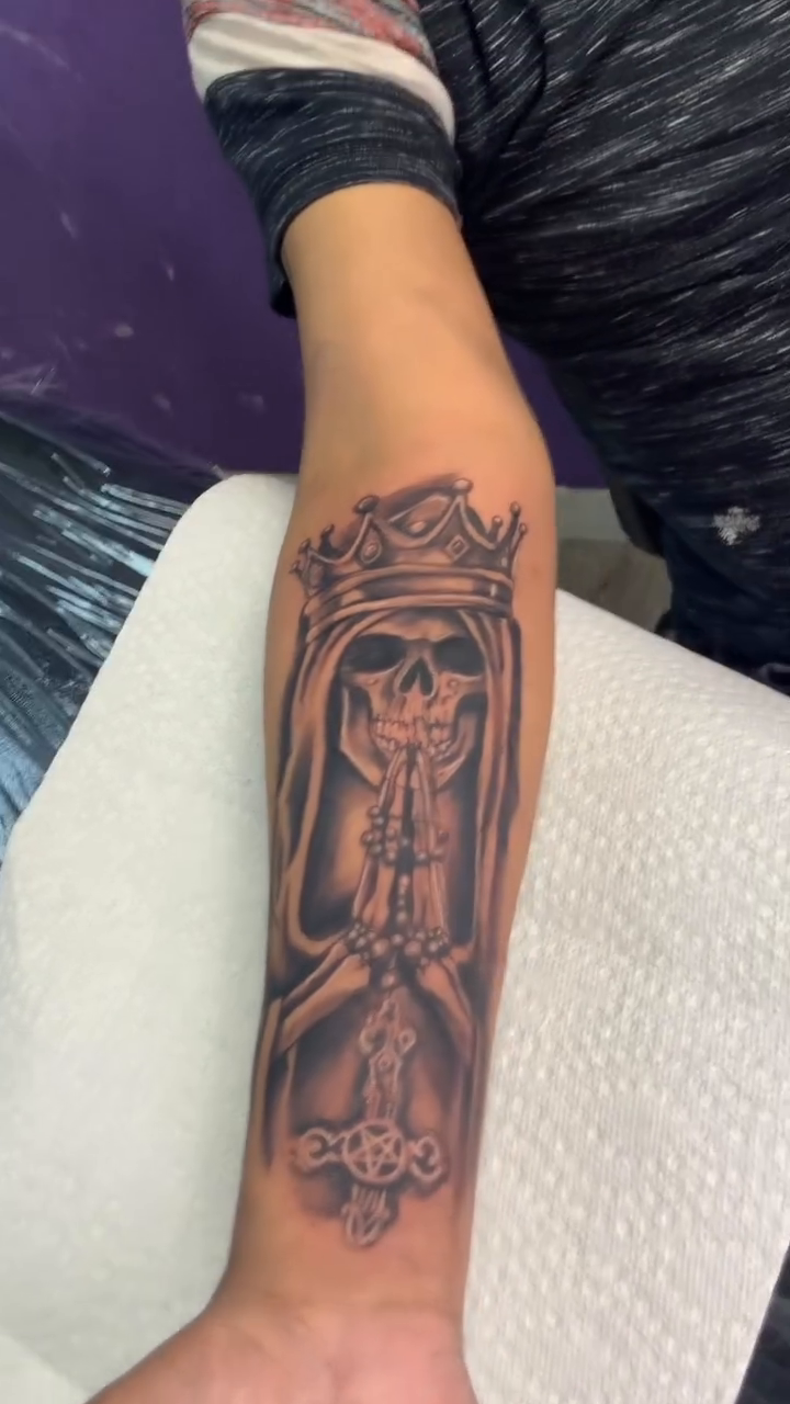 Tattoo by @tattoos.by.illachek β black_and_grey, realism