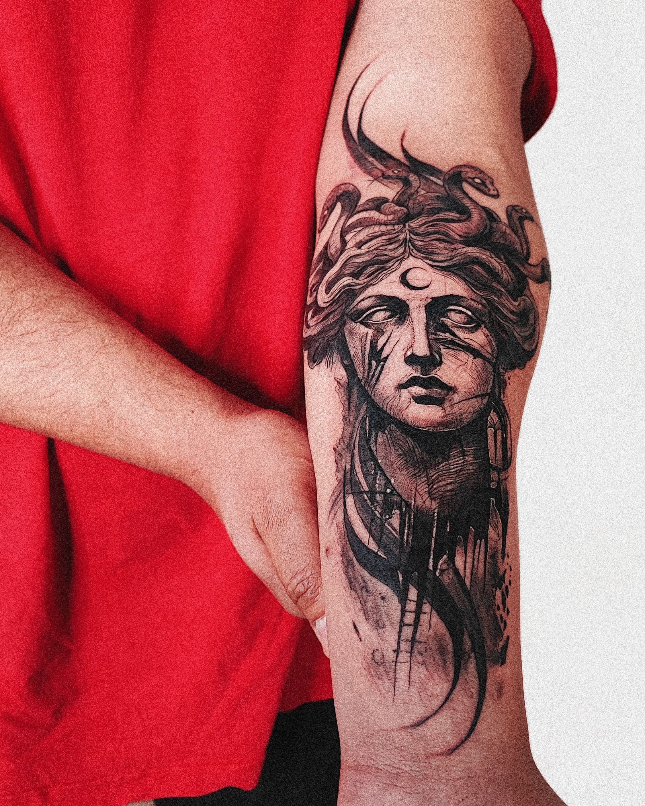 Medusa realism tattoo on the forearm by 𝗔𝗟𝗘𝗫 𝗣𝗥𝗘𝗤𝗨𝗘𝗟 𝗧𝗔𝗧𝗧𝗢𝗢𝗦 𝗖𝗛𝗜𝗖𝗔𝗚𝗢 ™, Chicago, Illinois