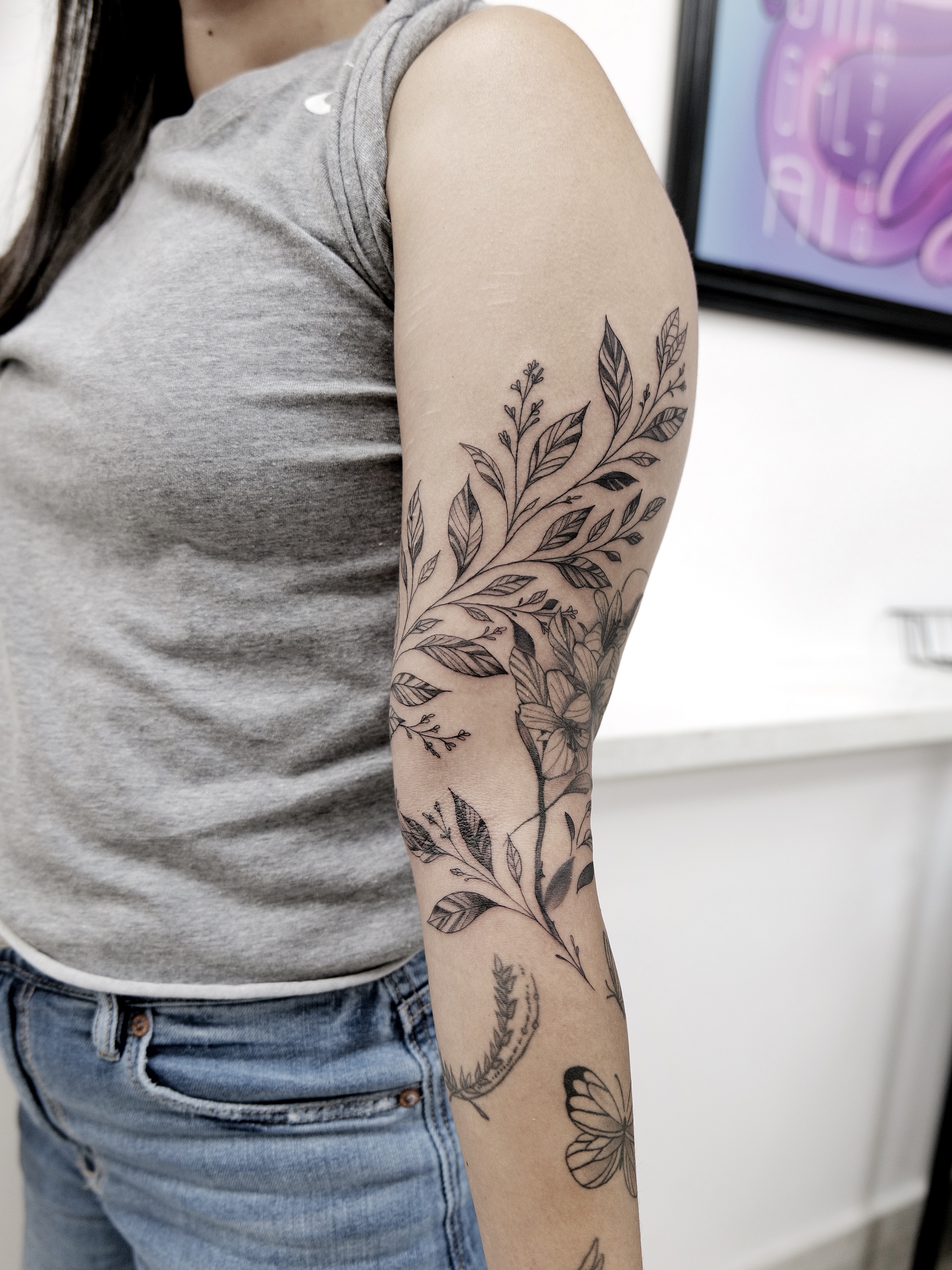 Floral vine black and grey tattoo on the forearm by ๐ฎ๐๐๐๐๐ ๐ท ๐ฒ๐๐๐๐
