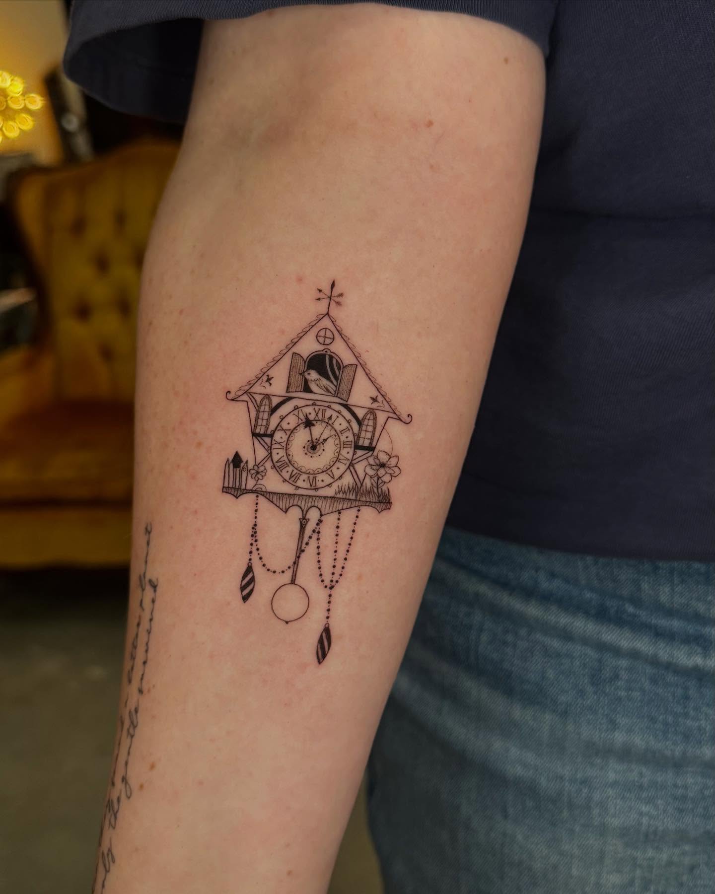 Tattoo by @tattoowithli — black_and_grey