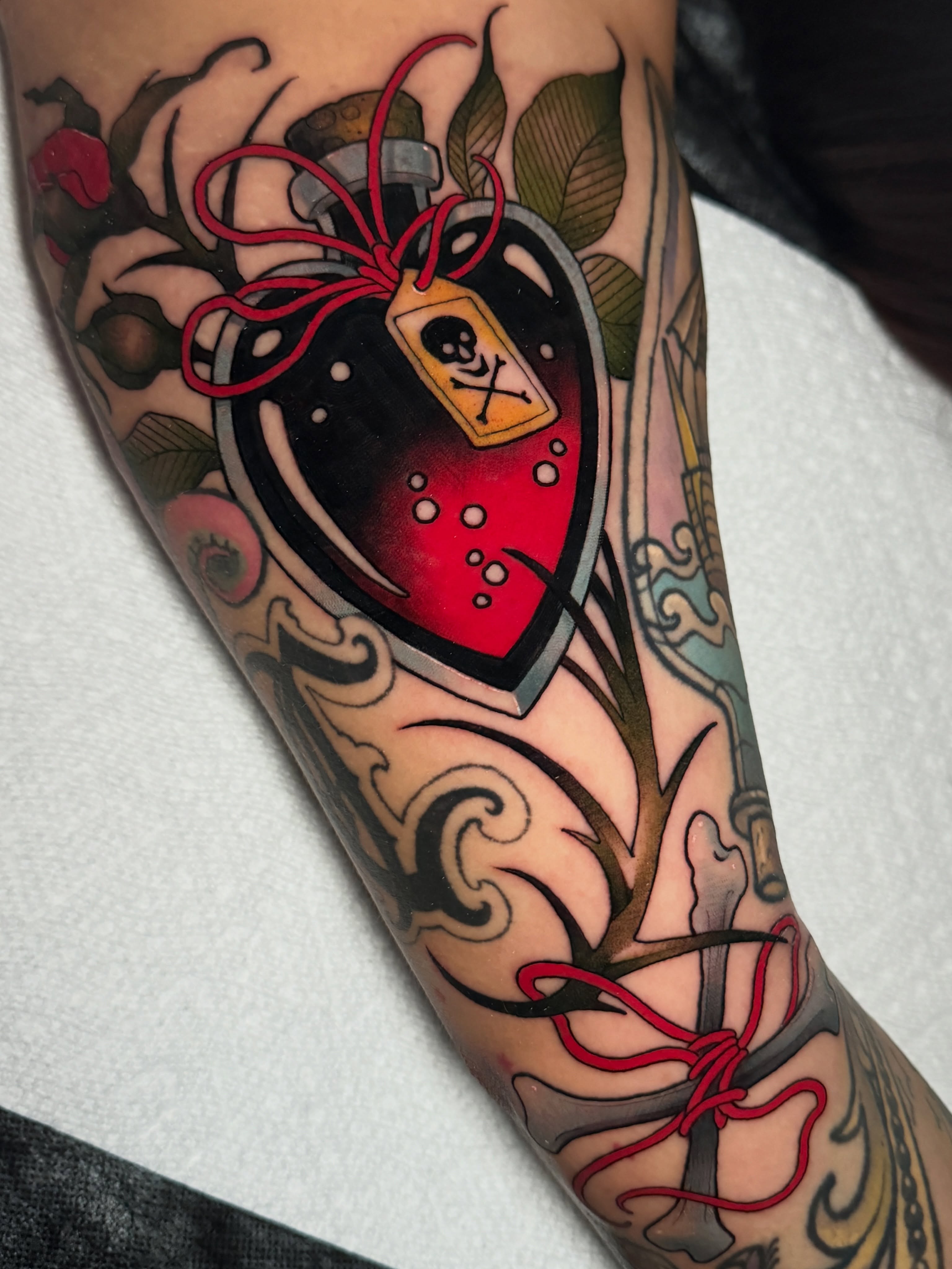 Tattoo by @lady.blackwell.tattoos β american_traditional