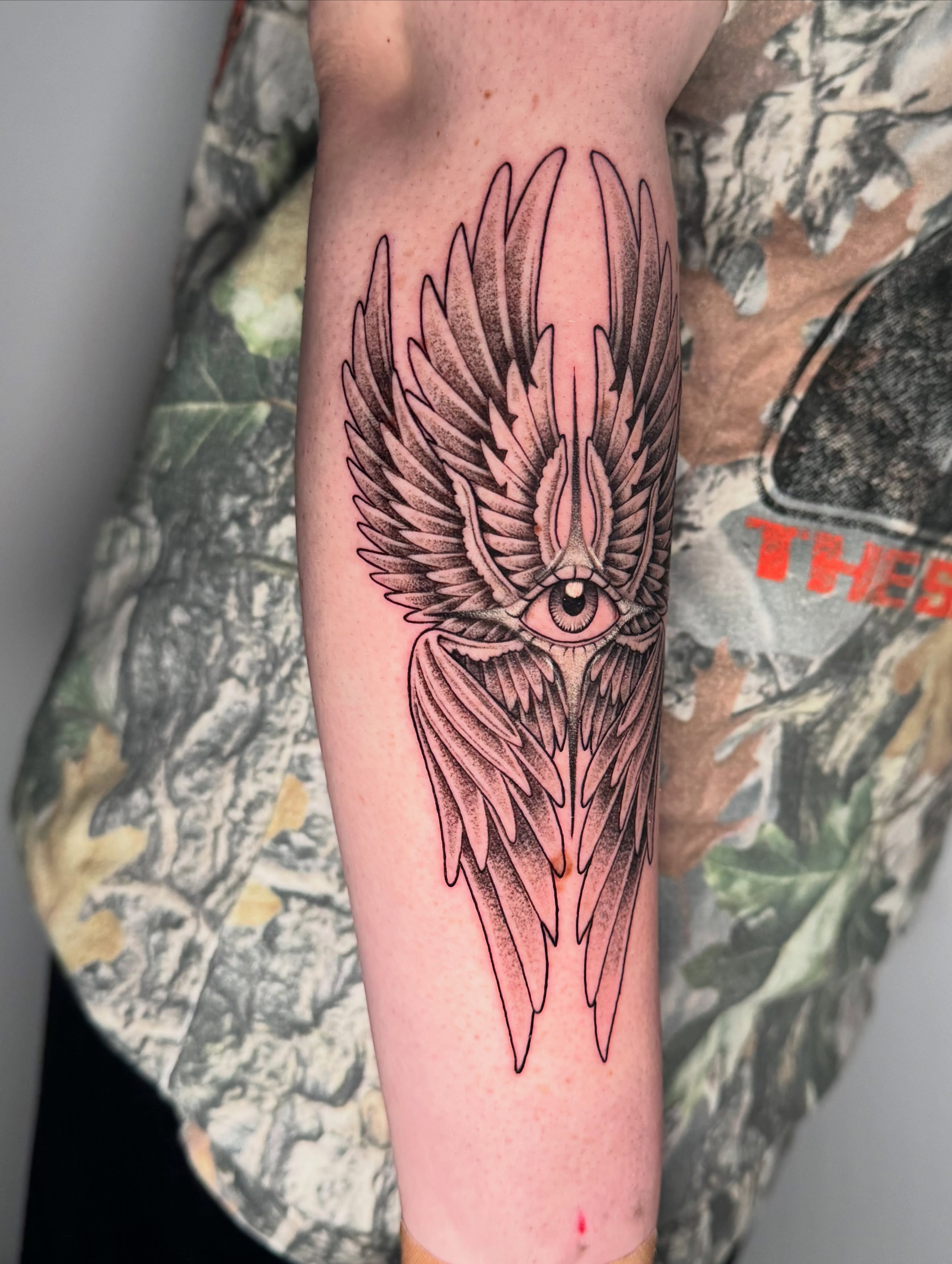Tattoo by @monicas_tattoos โ dotwork, realism