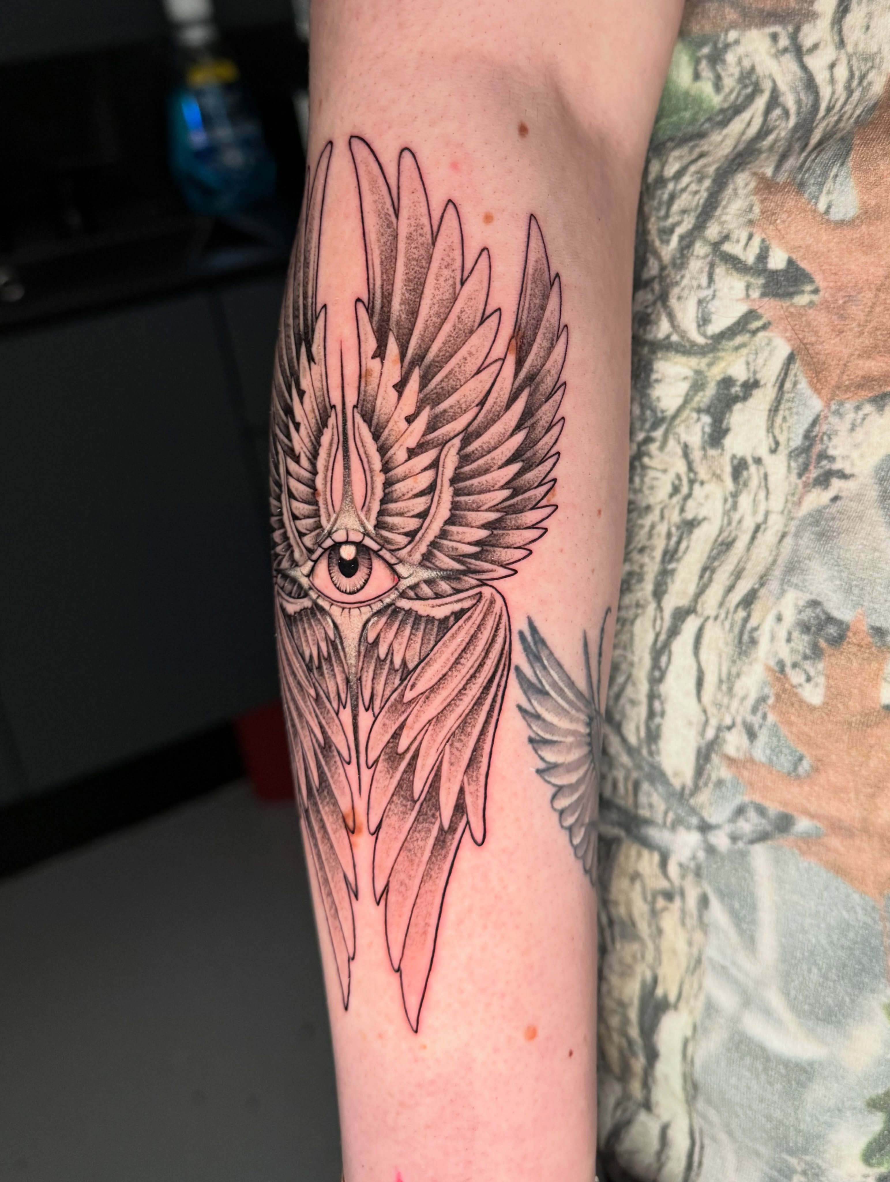 Tattoo by @monicas_tattoos โ dotwork, realism