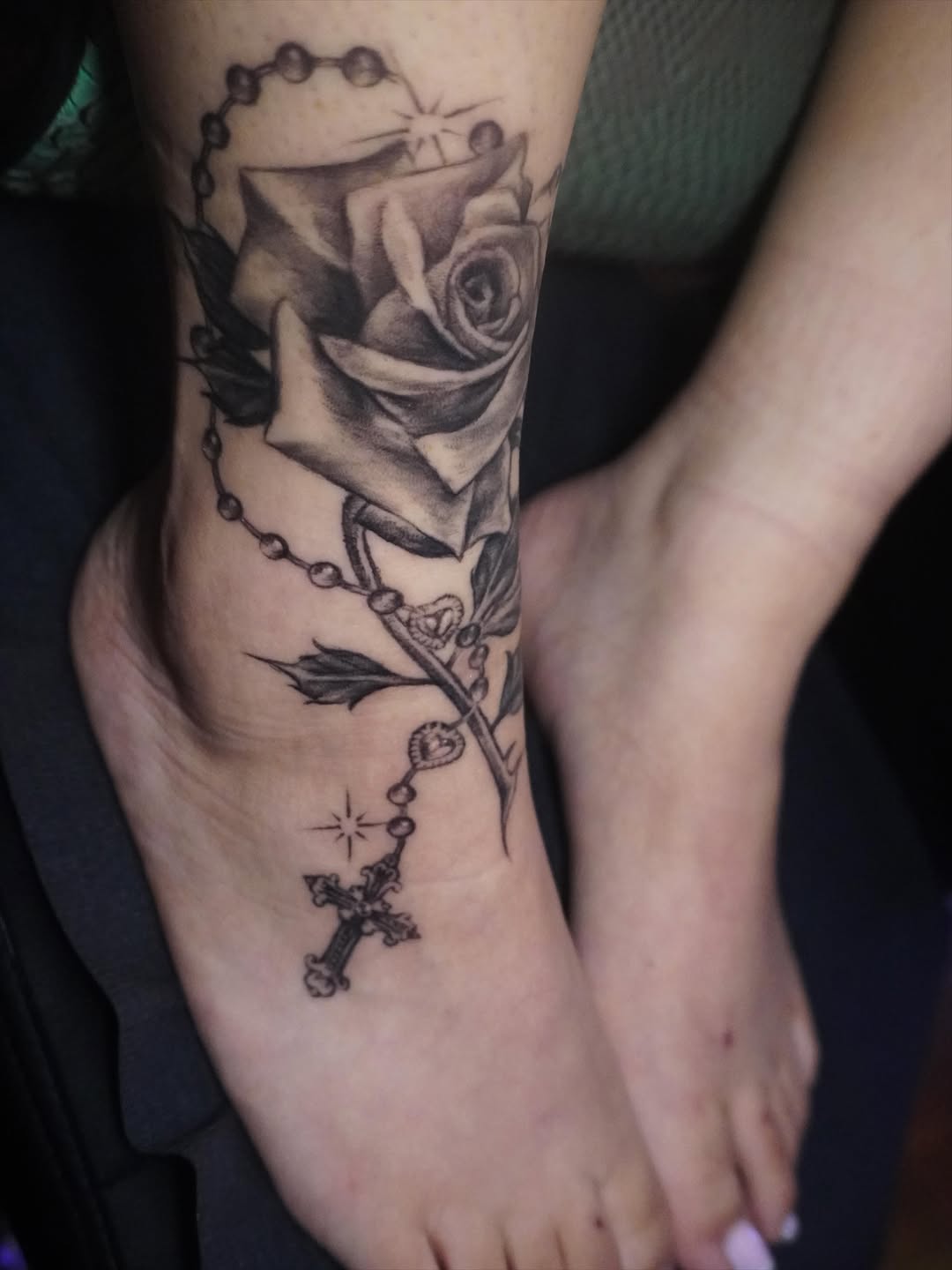 Tattoo by @reytatu — black_and_grey, realism