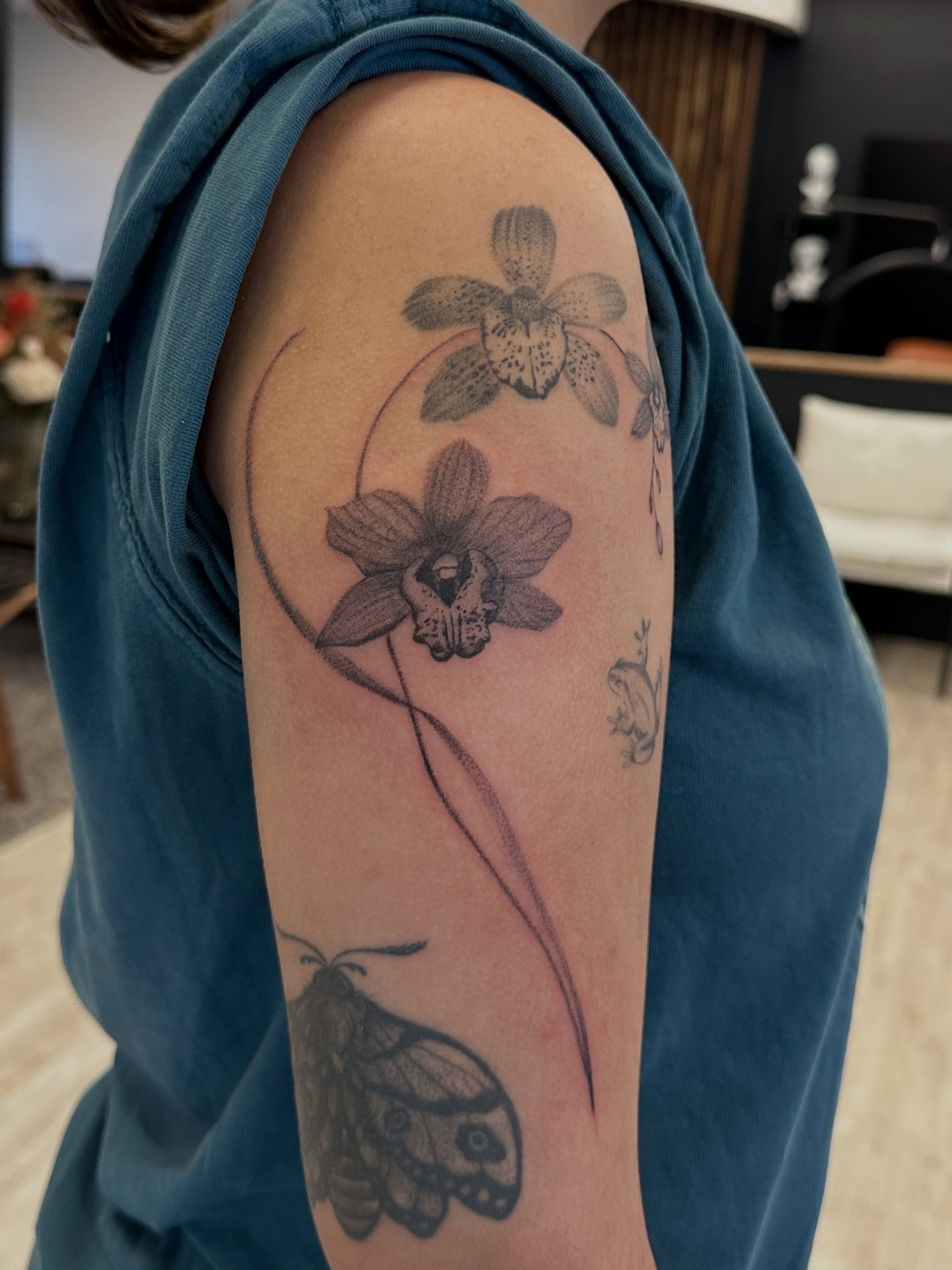 Tattoo by @liza.tattoos β black_and_grey, realism