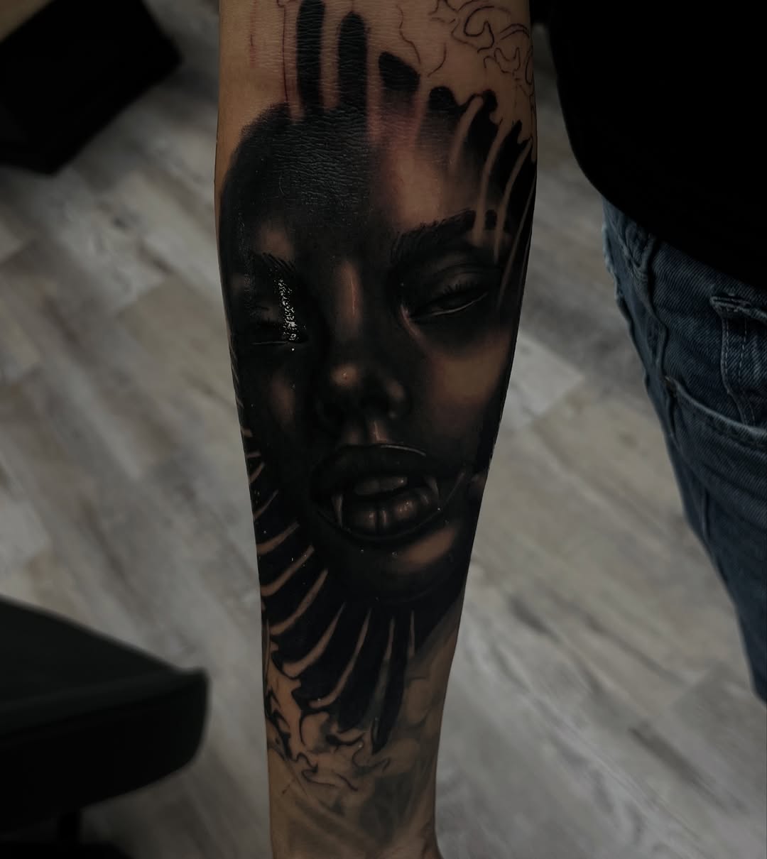 Vampire face realism tattoo on the forearm by ᴅᴀʟʟᴀꜱ ᴛᴀᴛᴛᴏᴏ ᴀʀᴛɪꜱᴛ
