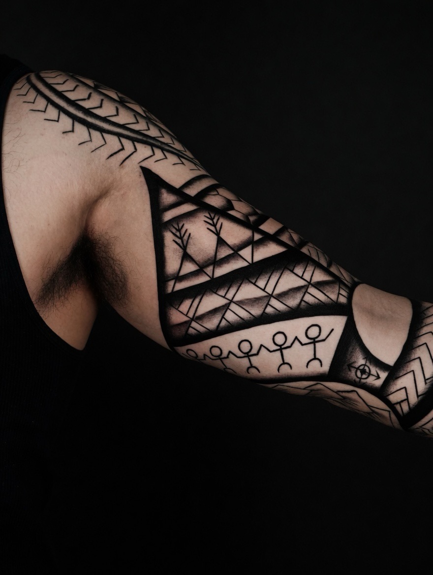 Tattoo by @rickysbangerink โ tribal, geometric