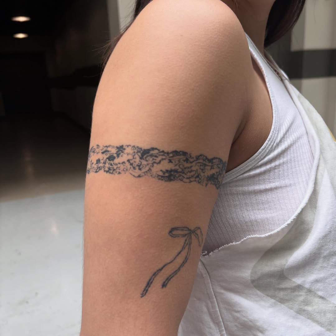 Tattoo by @erinhasagun β black_and_grey