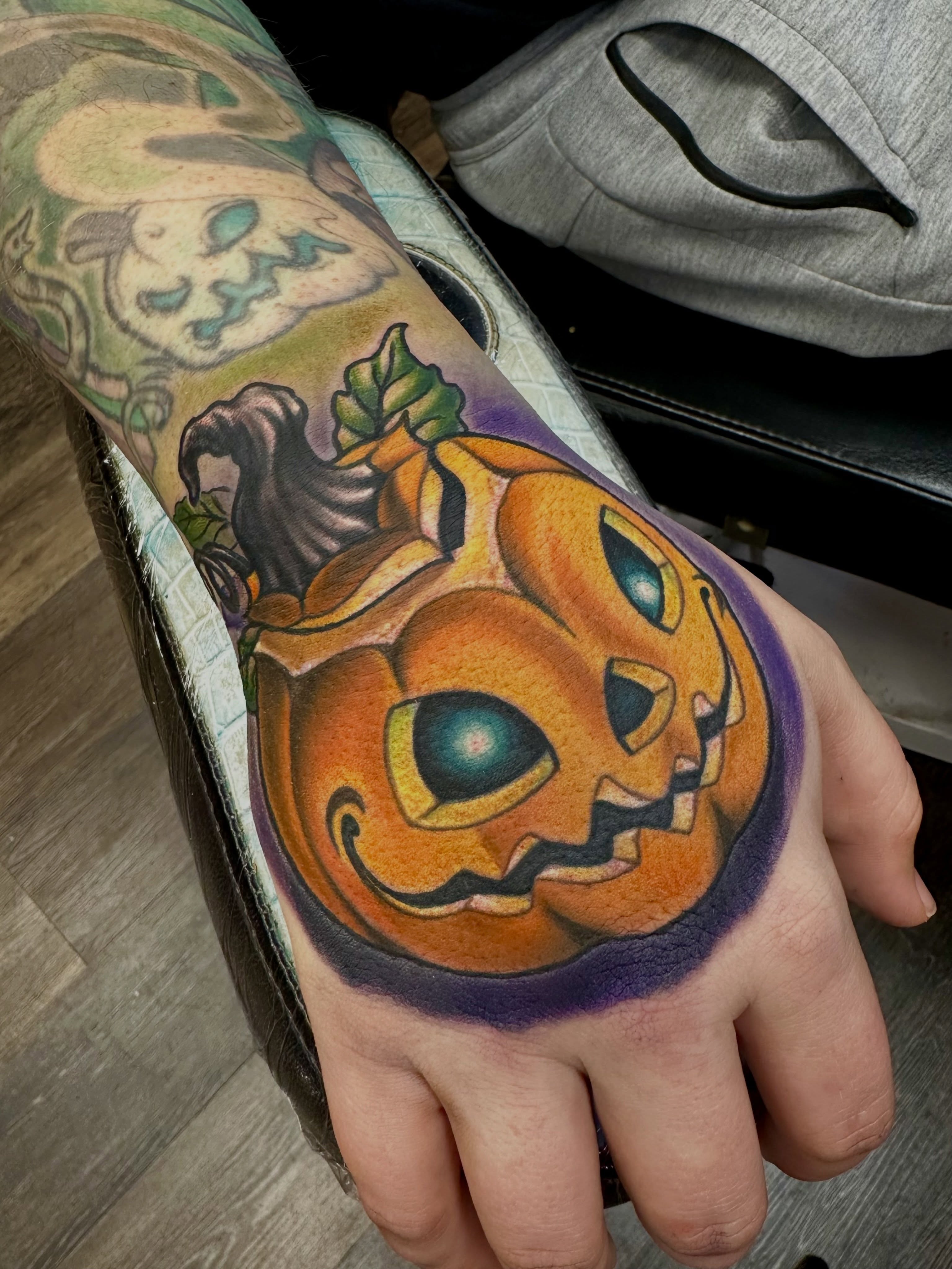 Tattoo by @parrychotipradit — american_traditional
